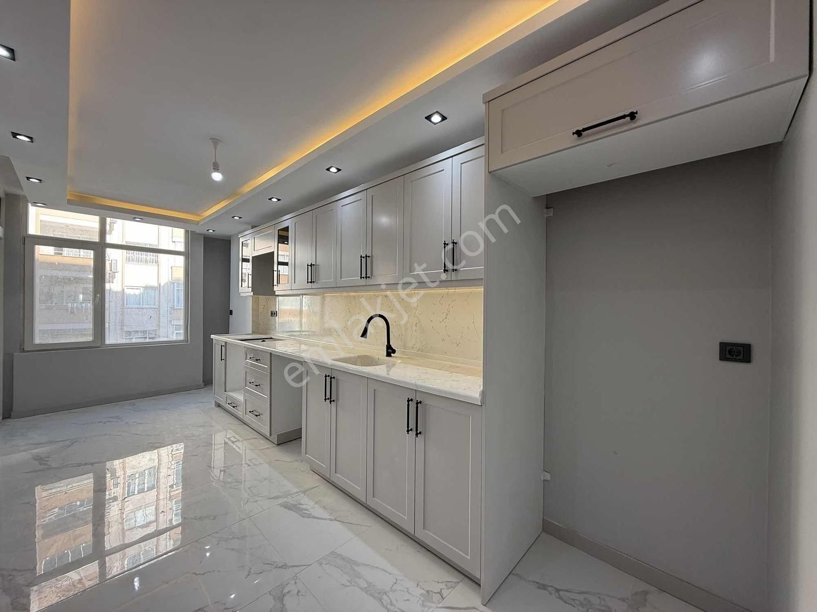 T.özal'da Aksagaz Cvr 6 Katlı Apt/3+1/k.mutfak/ç.banyo/lüx Daire - Görsel 19