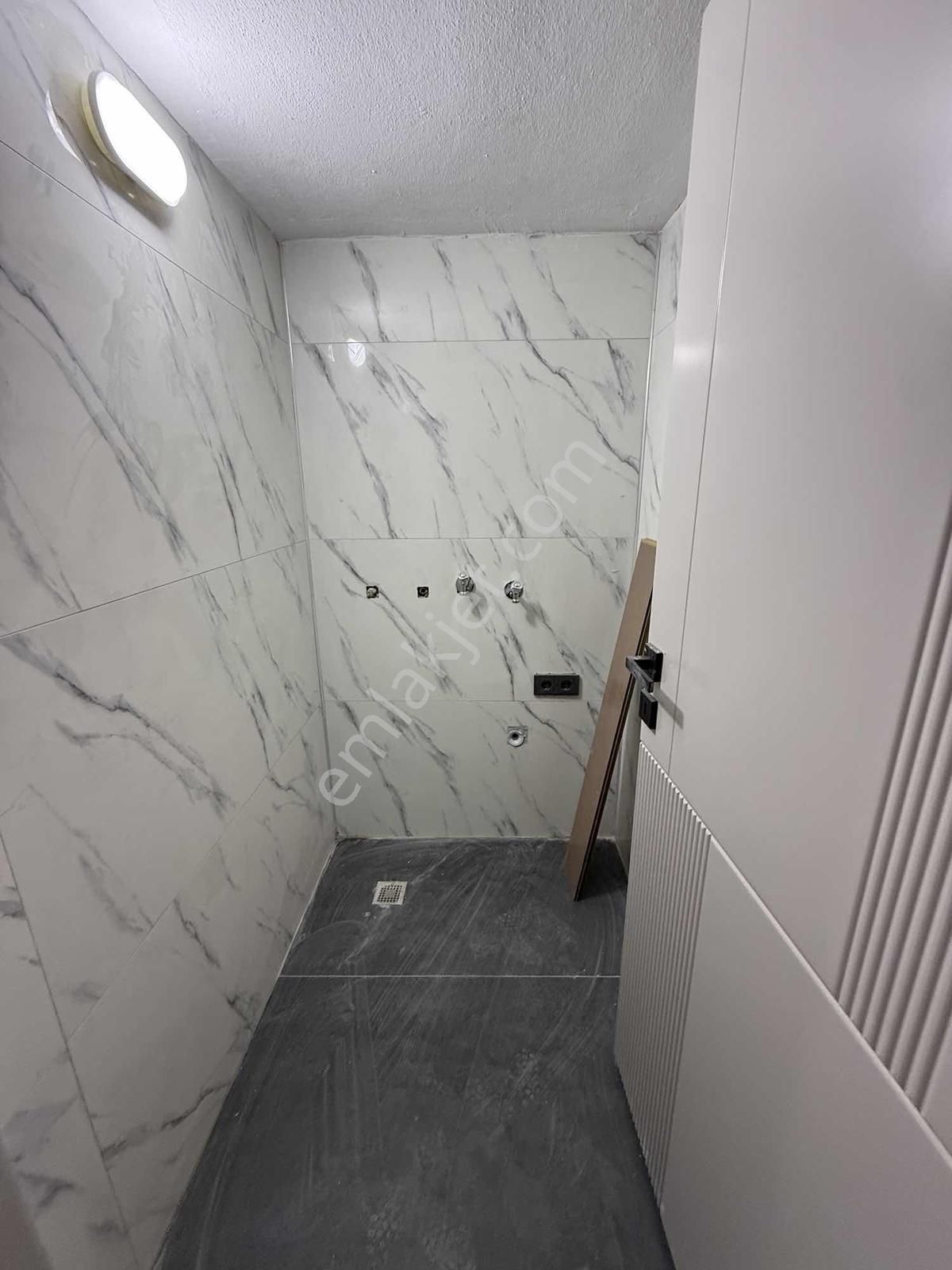 T.özal'da Aksagaz Cvr 6 Katlı Apt/3+1/k.mutfak/ç.banyo/lüx Daire - Görsel 4