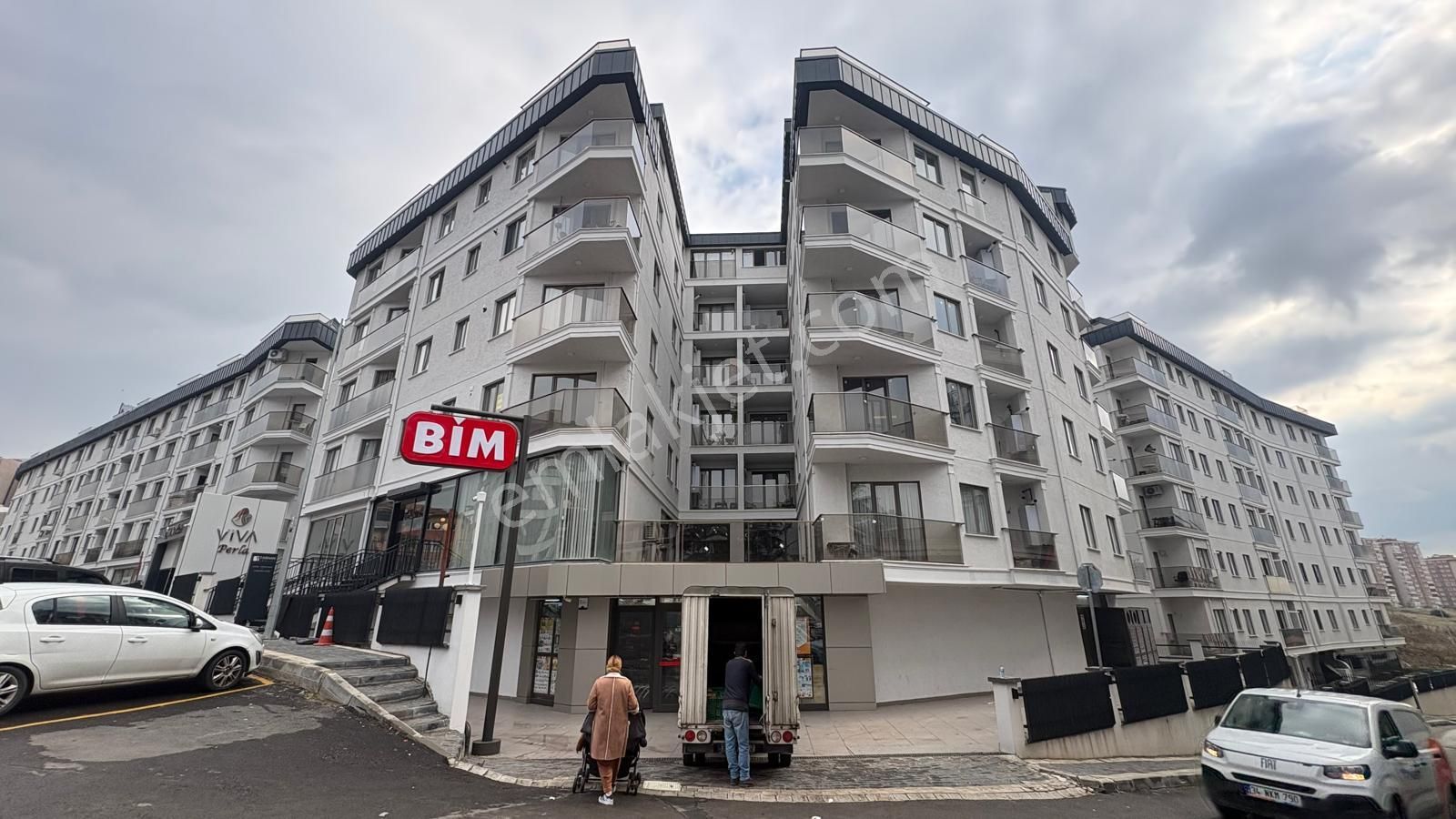 _ala_marmara Üni Yanı Utra Lüx Site İçi Kendine Ait Bahçeli 1+1