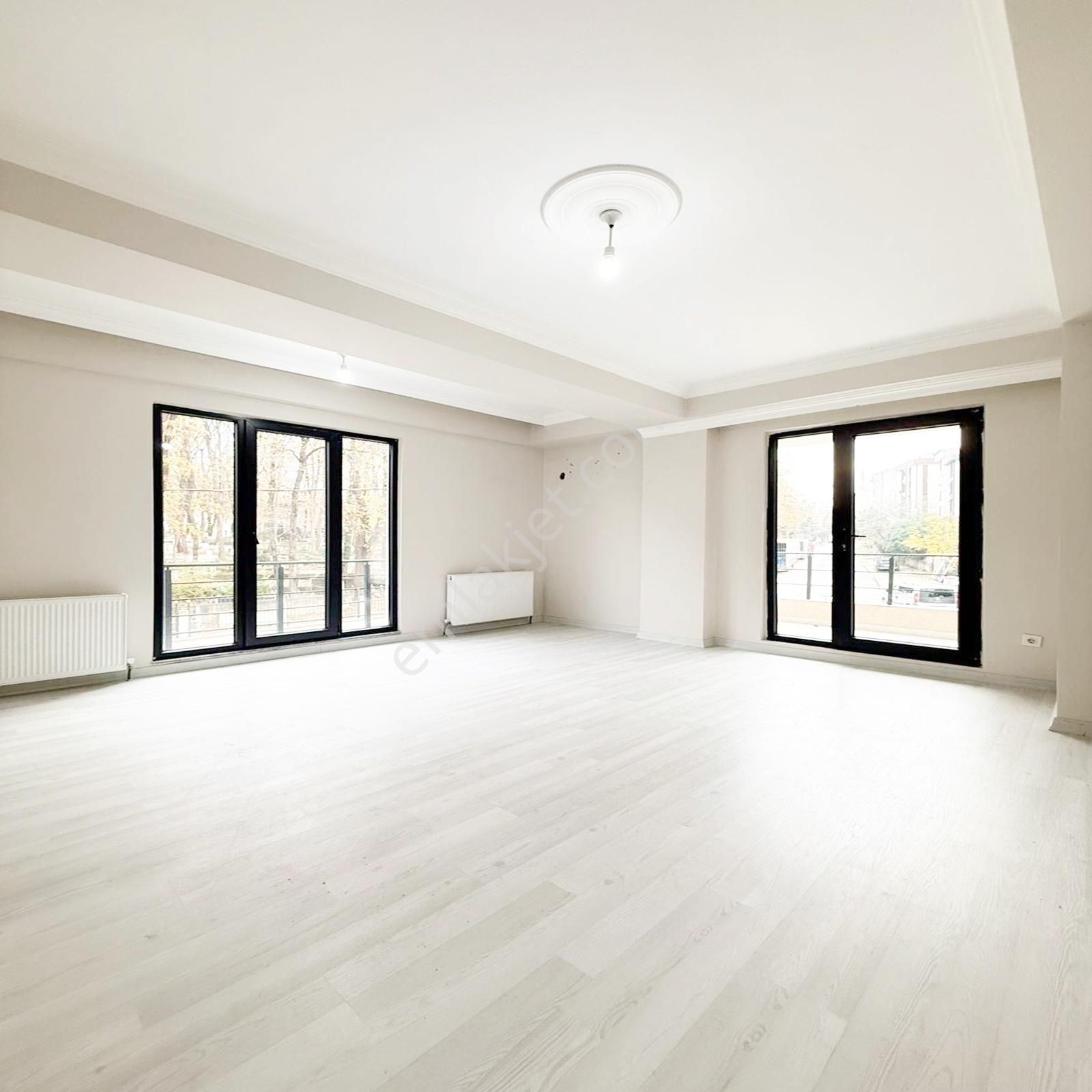 Çekmeköy Yapı Gayrimenkul'den 100m² 3+1 Ara Kat !!