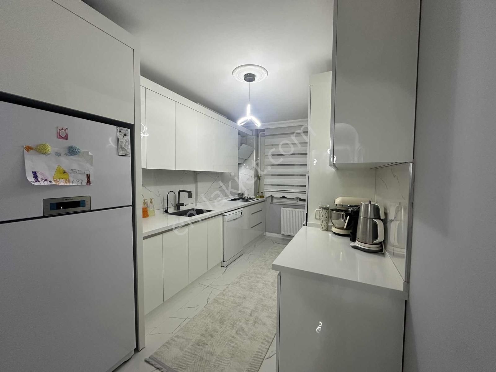 Gazi'de Havuzlu Site İçerisinde 3+1 Katta,asansörlü,doğalgazlı - Görsel 28