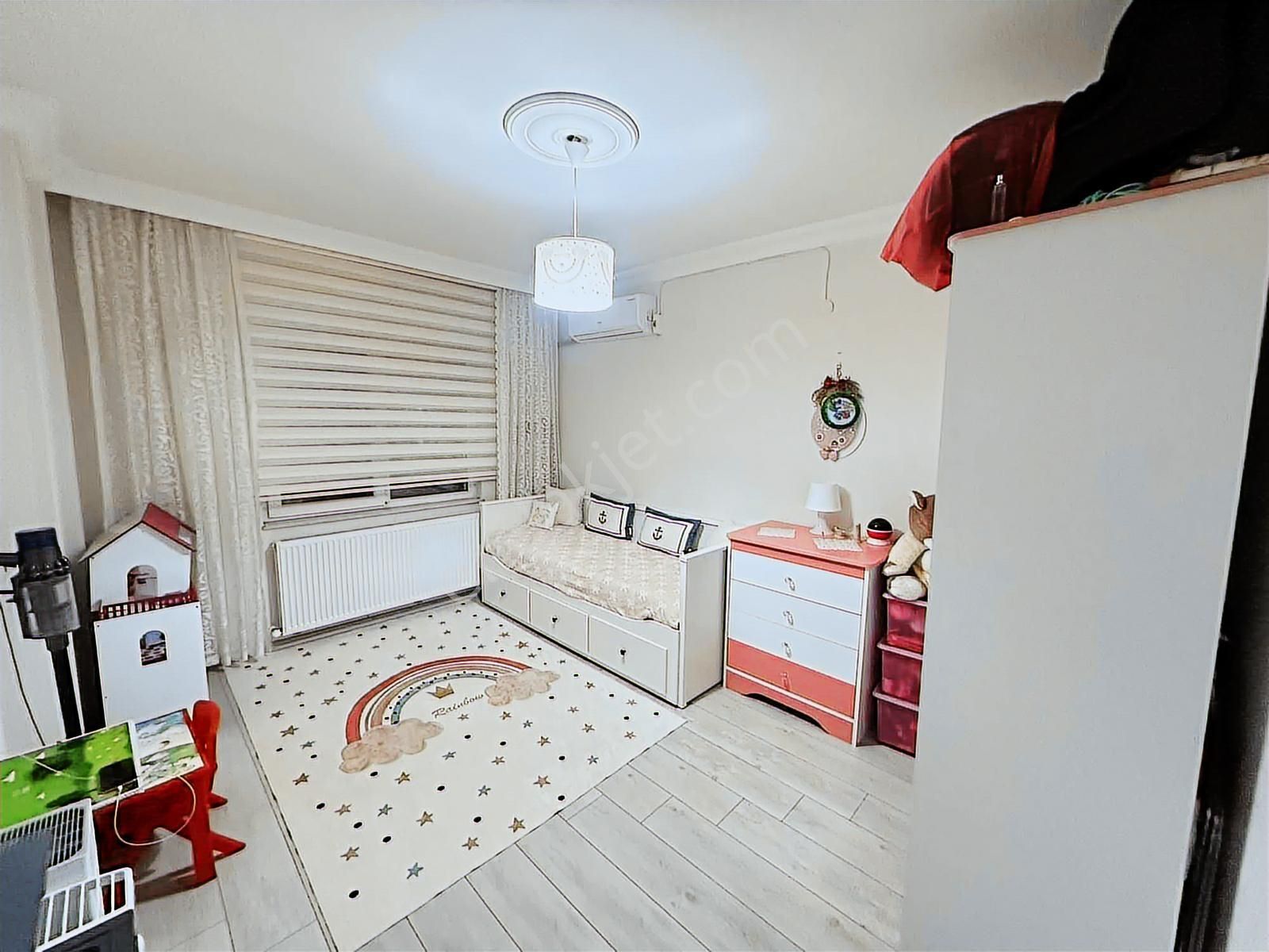 Gazi'de Havuzlu Site İçerisinde 3+1 Katta,asansörlü,doğalgazlı - Görsel 13