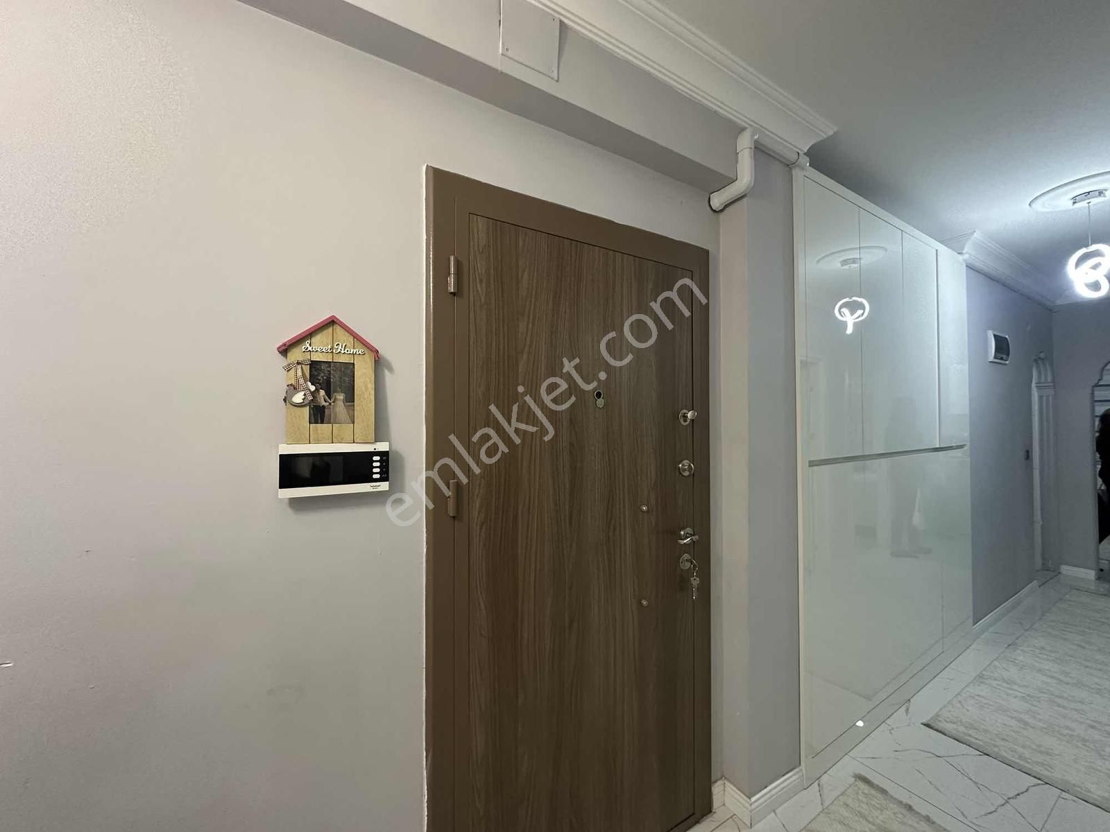 Gazi'de Havuzlu Site İçerisinde 3+1 Katta,asansörlü,doğalgazlı - Görsel 22