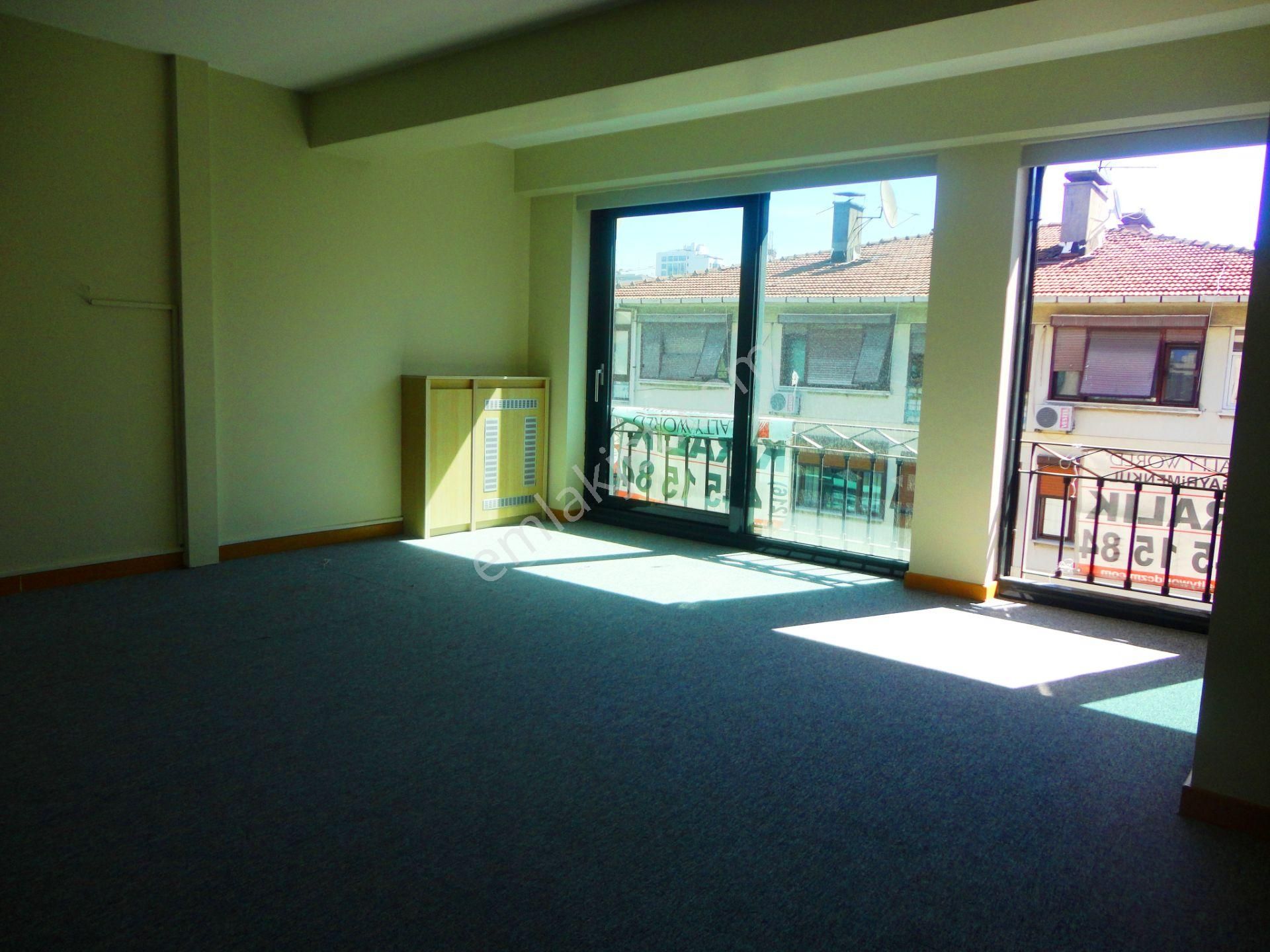 Caddebostan Bağdat Cad.cephe 4.kat 10 Yıllık 140m2 Satılık 3+1 - Görsel 3