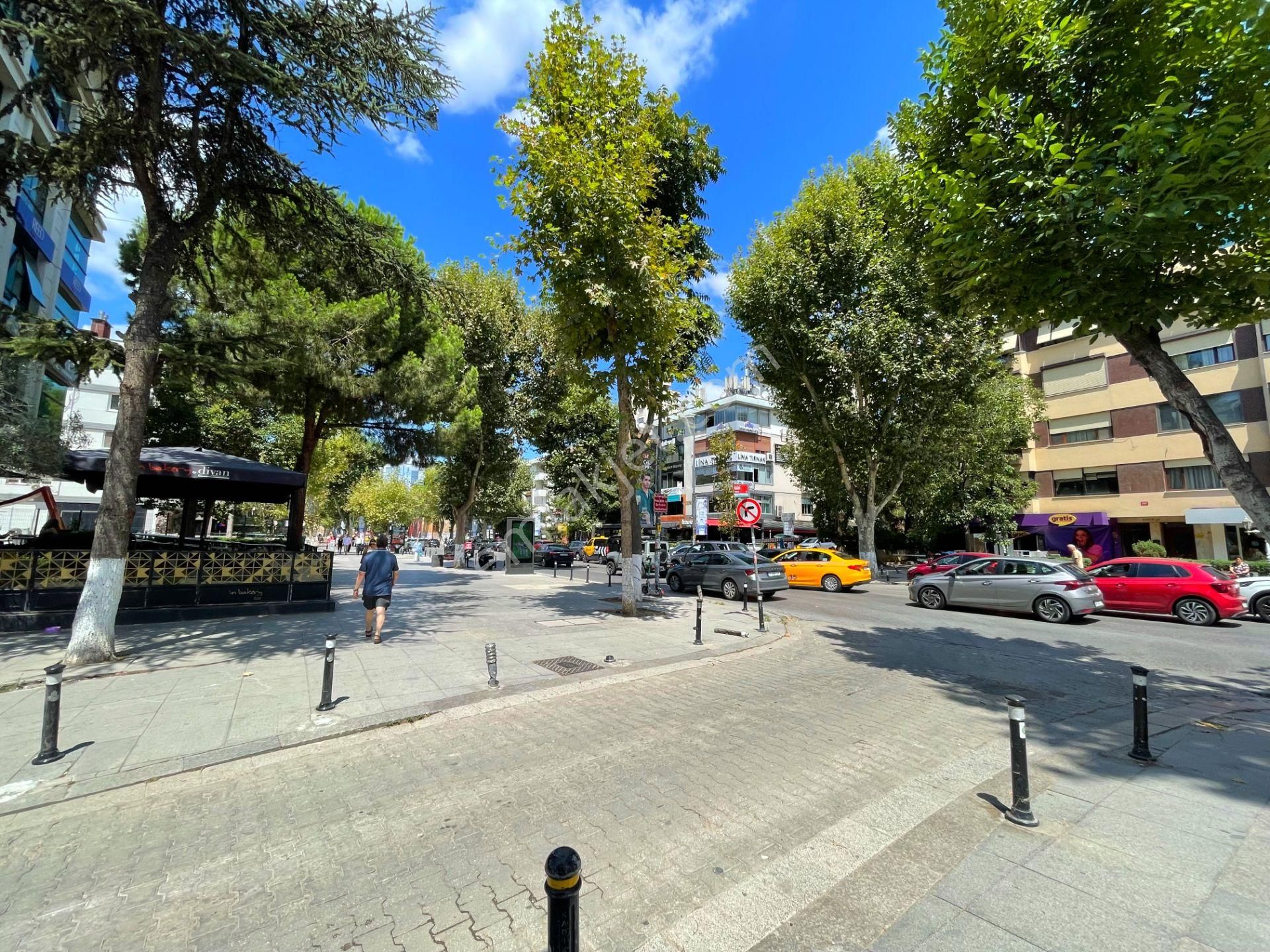 Caddebostan Bağdat Cad.cephe 4.kat 10 Yıllık 140m2 Satılık 3+1 - Görsel 33