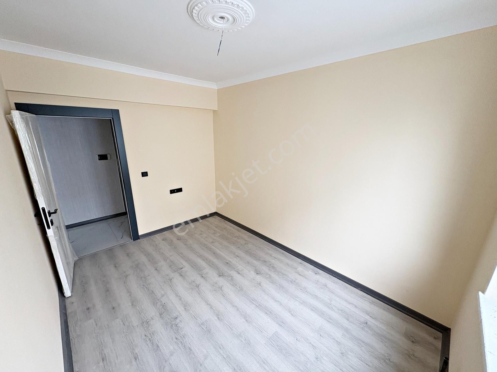 3+1 1.kat Konumu Ayvalı Seval Caddesi Paraleli Oturuma Hazır - Görsel 20