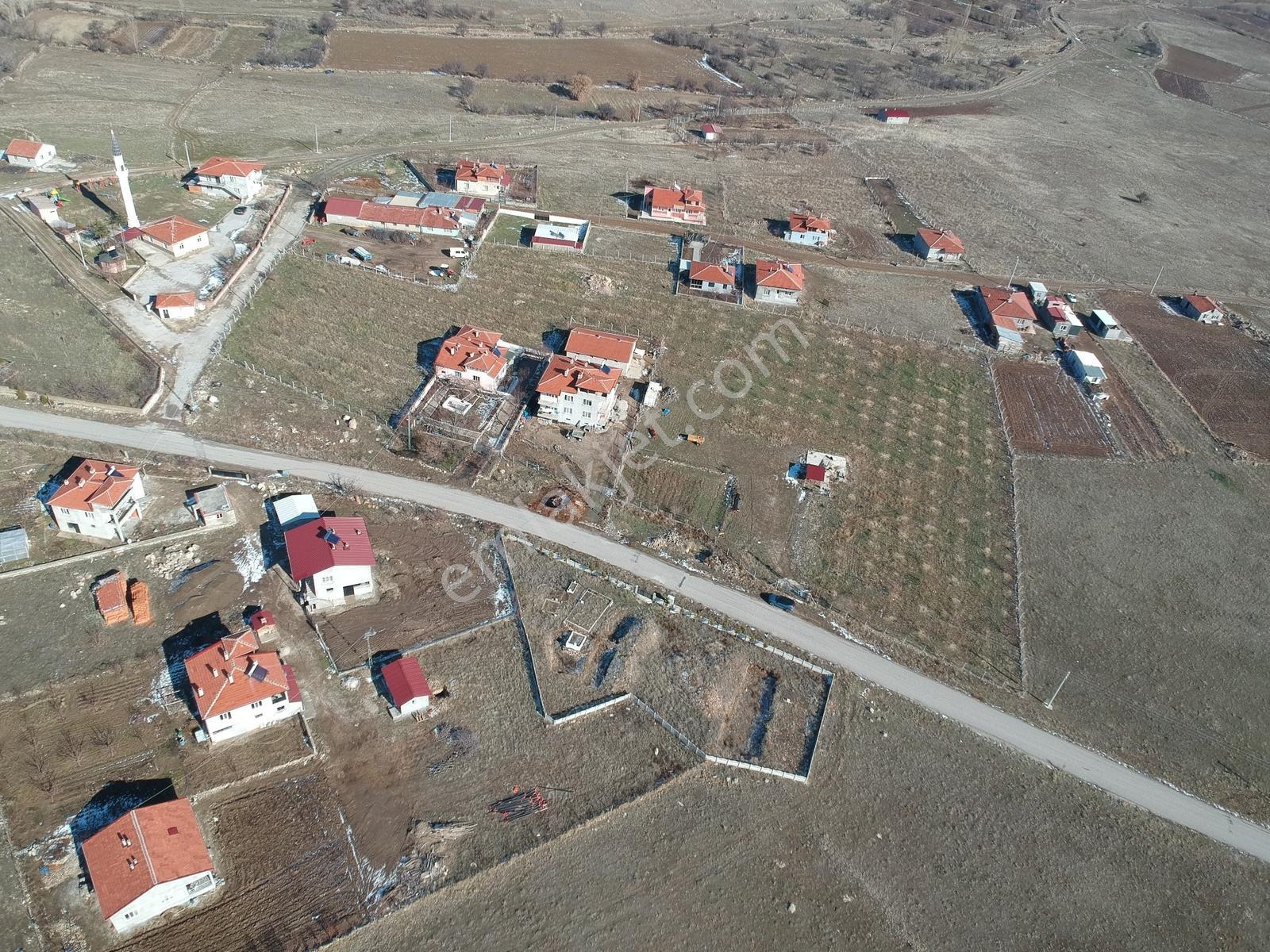 İlbey // Şuhut "karlık" Yolu Üzerinde Satılık 9.489 M² Arsa - Görsel 8