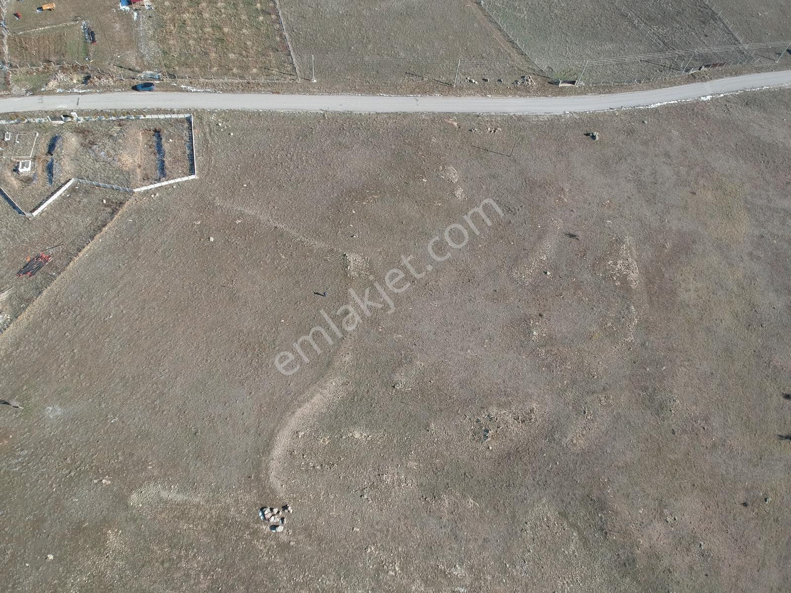 İlbey // Şuhut "karlık" Yolu Üzerinde Satılık 9.489 M² Arsa - Görsel 15