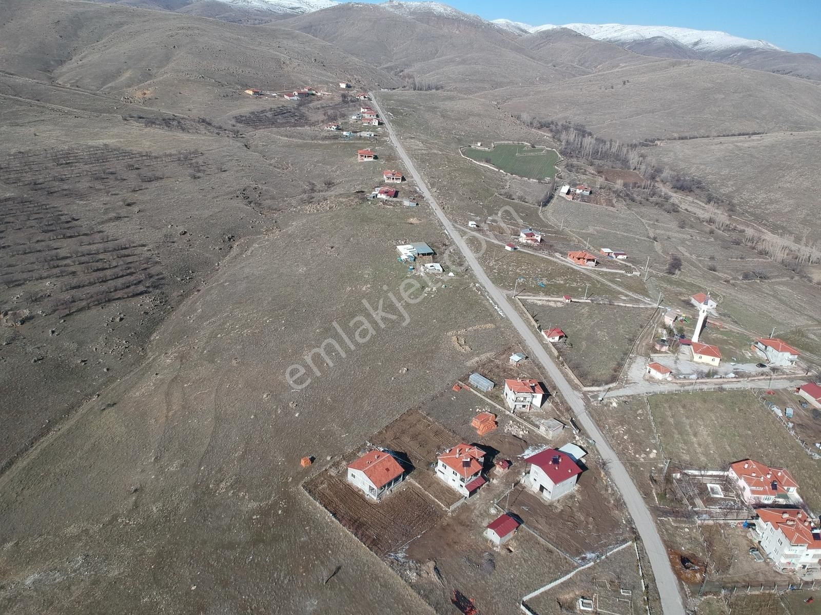 İlbey // Şuhut "karlık" Yolu Üzerinde Satılık 9.489 M² Arsa - Görsel 25