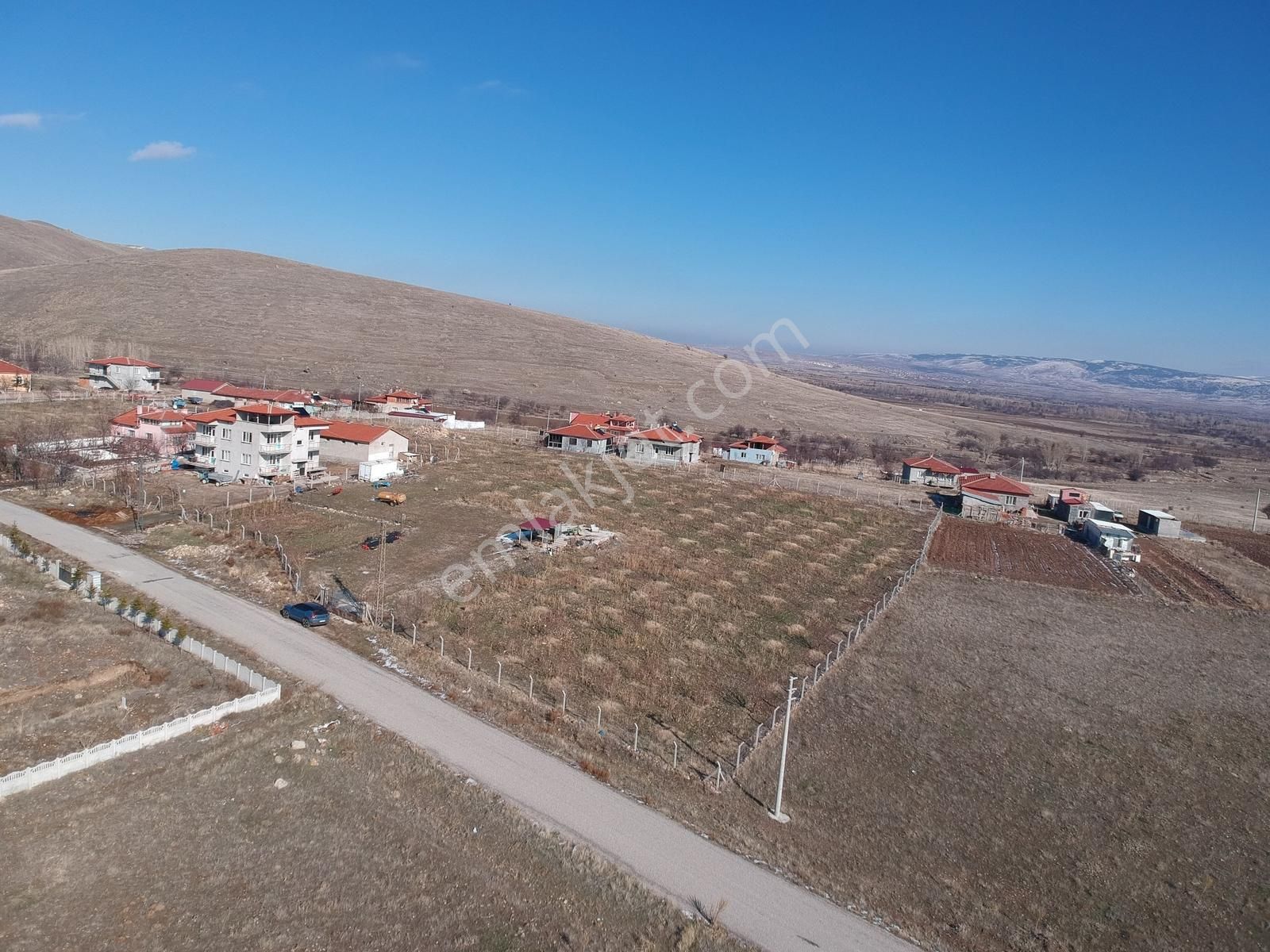İlbey // Şuhut "karlık" Yolu Üzerinde Satılık 9.489 M² Arsa - Görsel 26