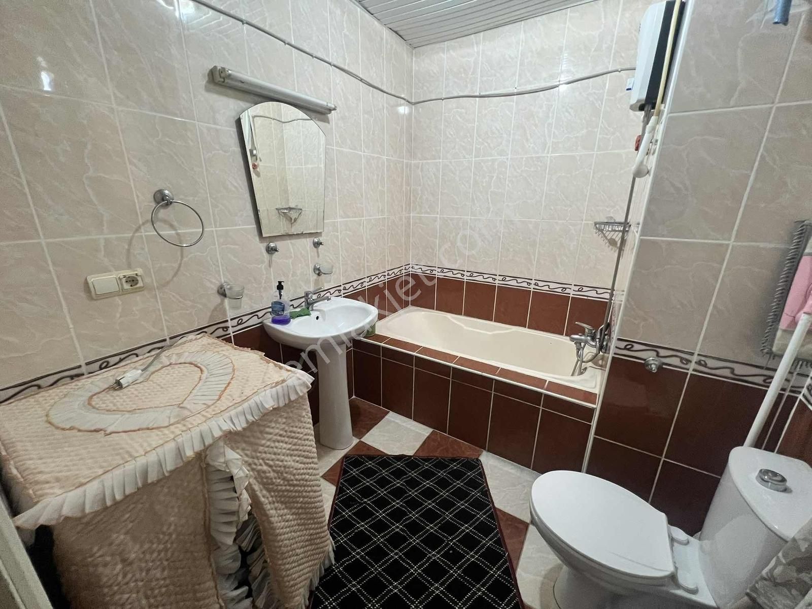 Pazarcı Mahallesi Kiralık 2+1 Eşyalı Daire Ayrı Mutfak - Görsel 11