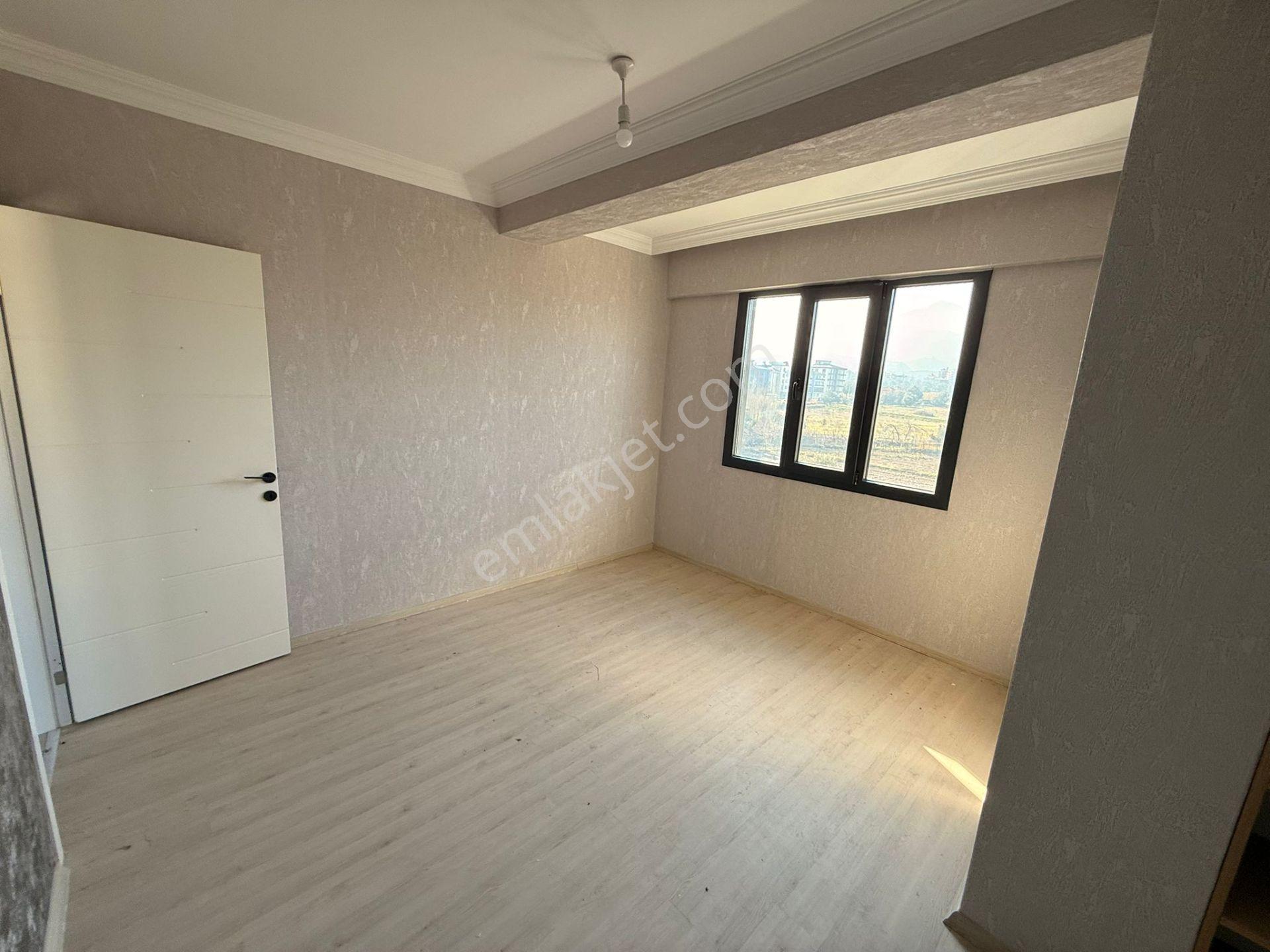 Manisa Alaşehir Alper Gayrimenkulden İstasyon Mah. Kapalı Mutfak Yeni Bina 3+1 - Görsel 17