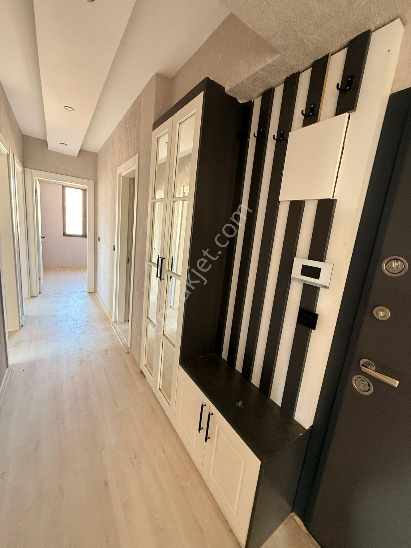 Manisa Alaşehir Alper Gayrimenkulden İstasyon Mah. Kapalı Mutfak Yeni Bina 3+1 - Görsel 11