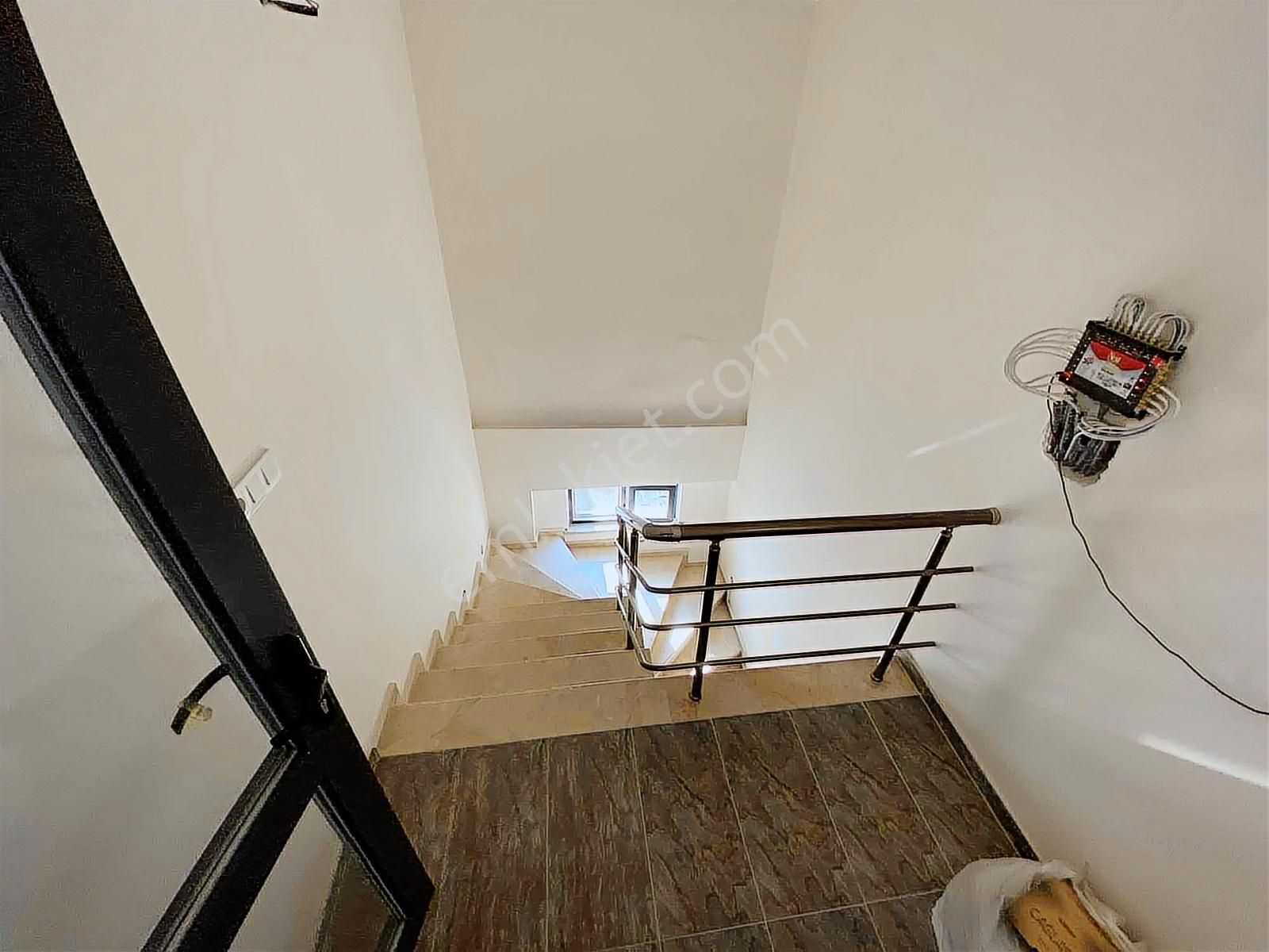 Güre İskeleye Yakın 7+1 Lüks Eşyalı, 3.5 Katlı Müstakil Villa - Görsel 2