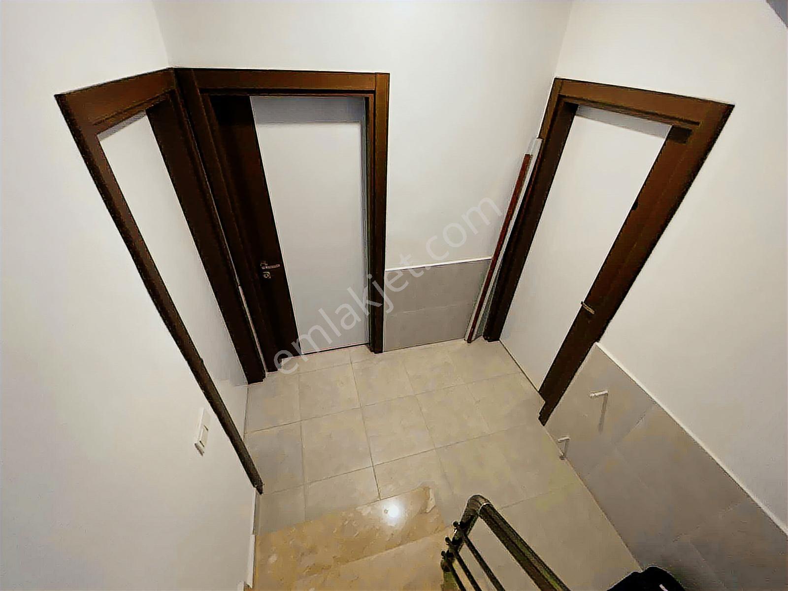 Güre İskeleye Yakın 7+1 Lüks Eşyalı, 3.5 Katlı Müstakil Villa - Görsel 34