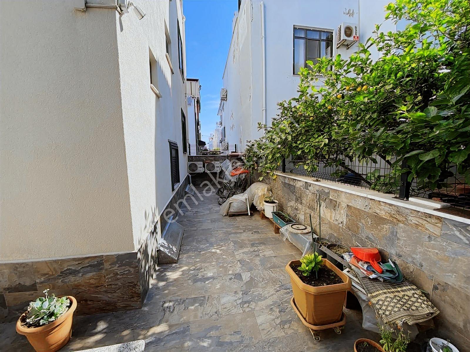 Güre İskeleye Yakın 7+1 Lüks Eşyalı, 3.5 Katlı Müstakil Villa - Görsel 32