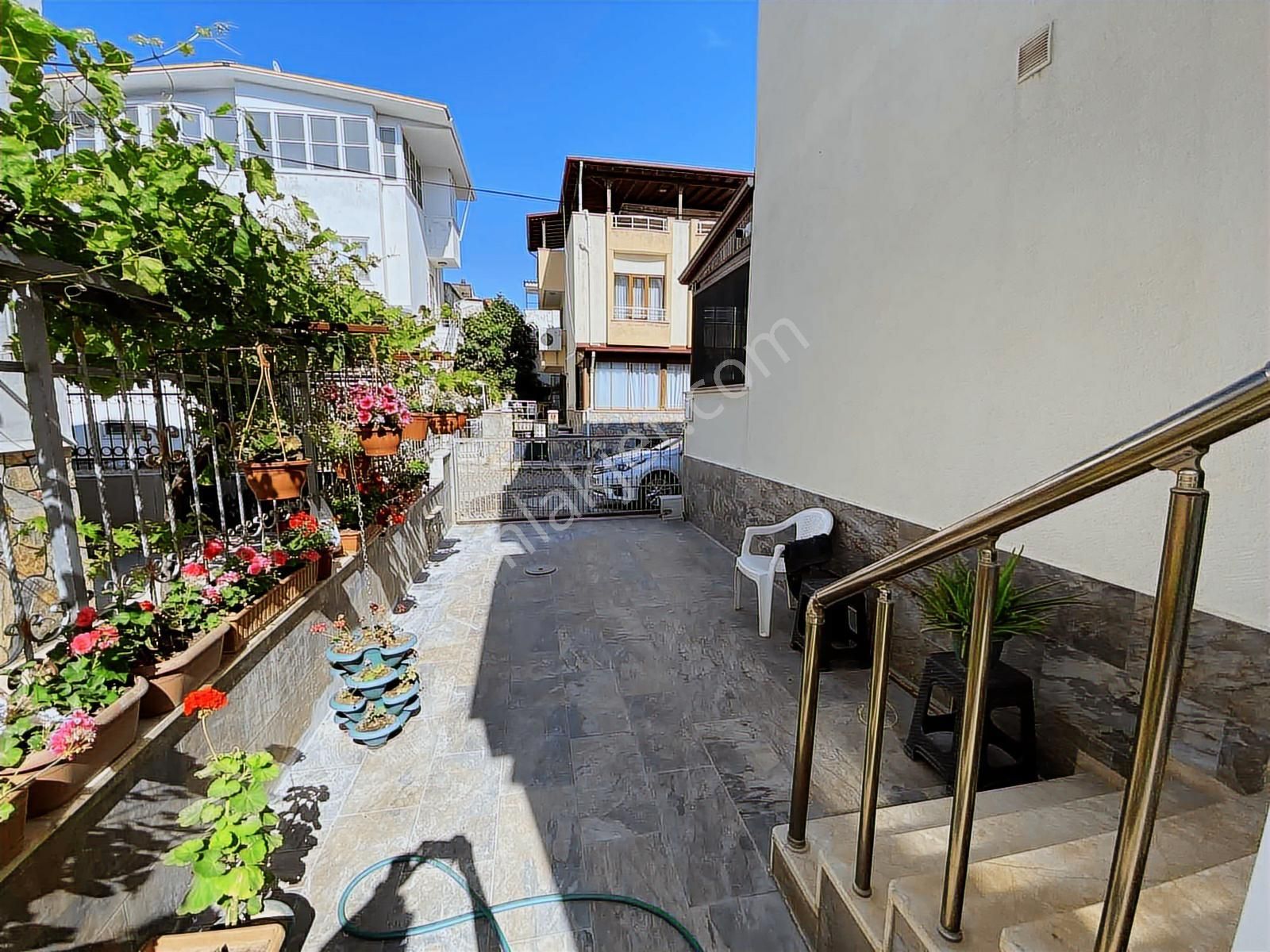 Güre İskeleye Yakın 7+1 Lüks Eşyalı, 3.5 Katlı Müstakil Villa - Görsel 33