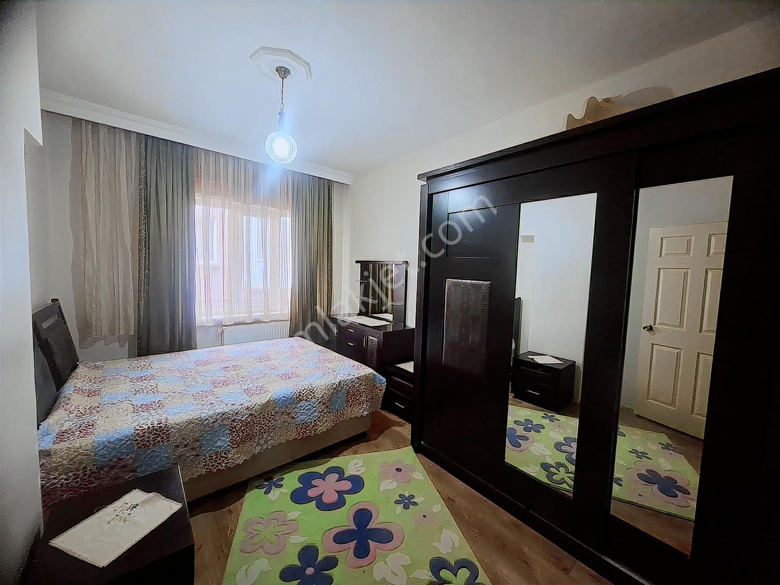 Altın Anahtardan Belediye Yakını Orta Kat Fuul Eşyalı Kiralık - Görsel 11