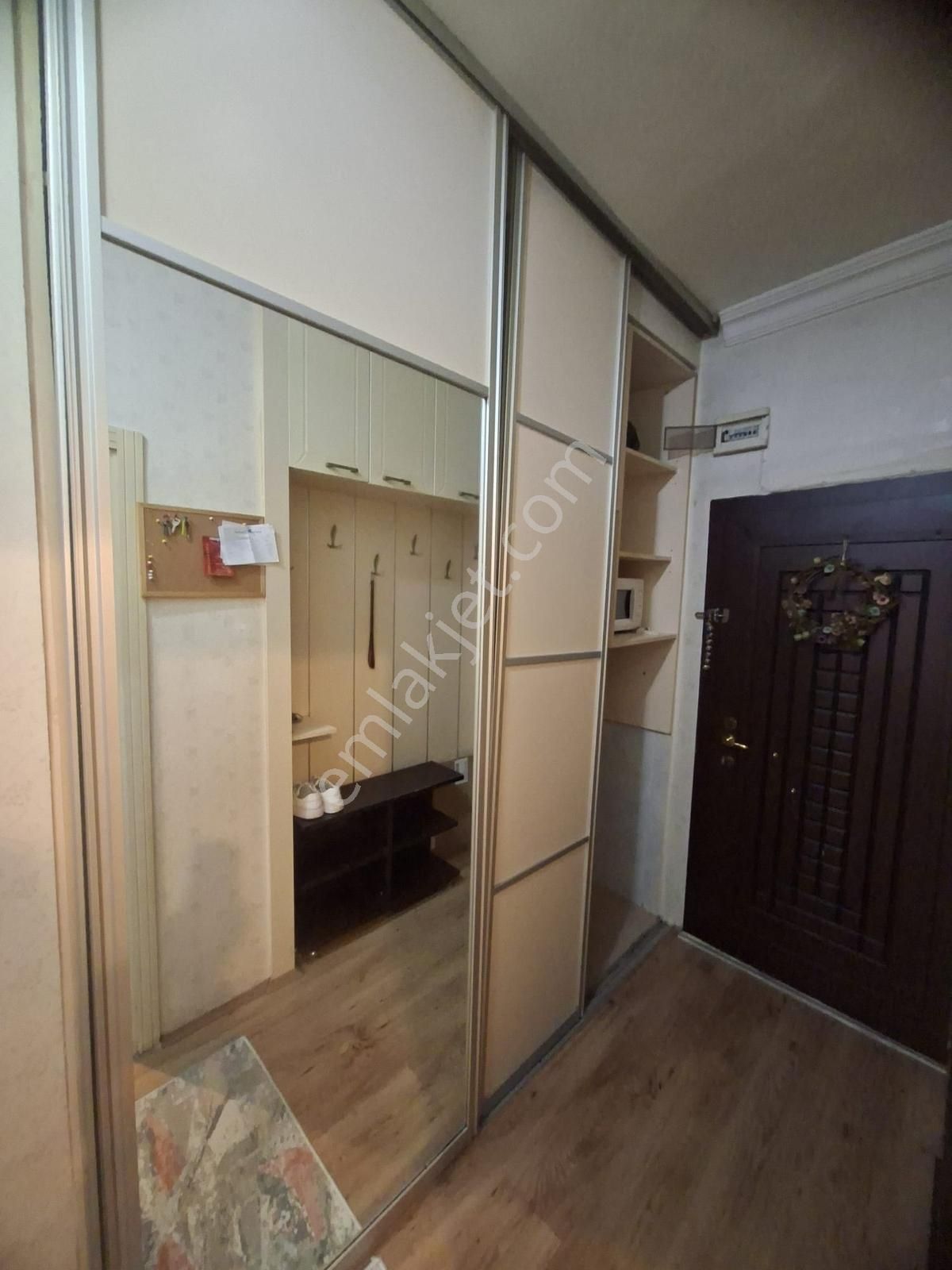 Altın Anahtardan Belediye Yakını Orta Kat Fuul Eşyalı Kiralık - Görsel 10