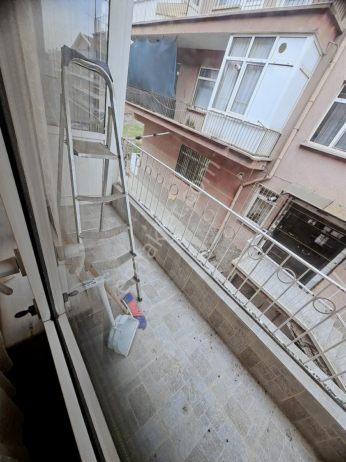 Altın Anahtardan Belediye Yakını Orta Kat Fuul Eşyalı Kiralık - Görsel 4