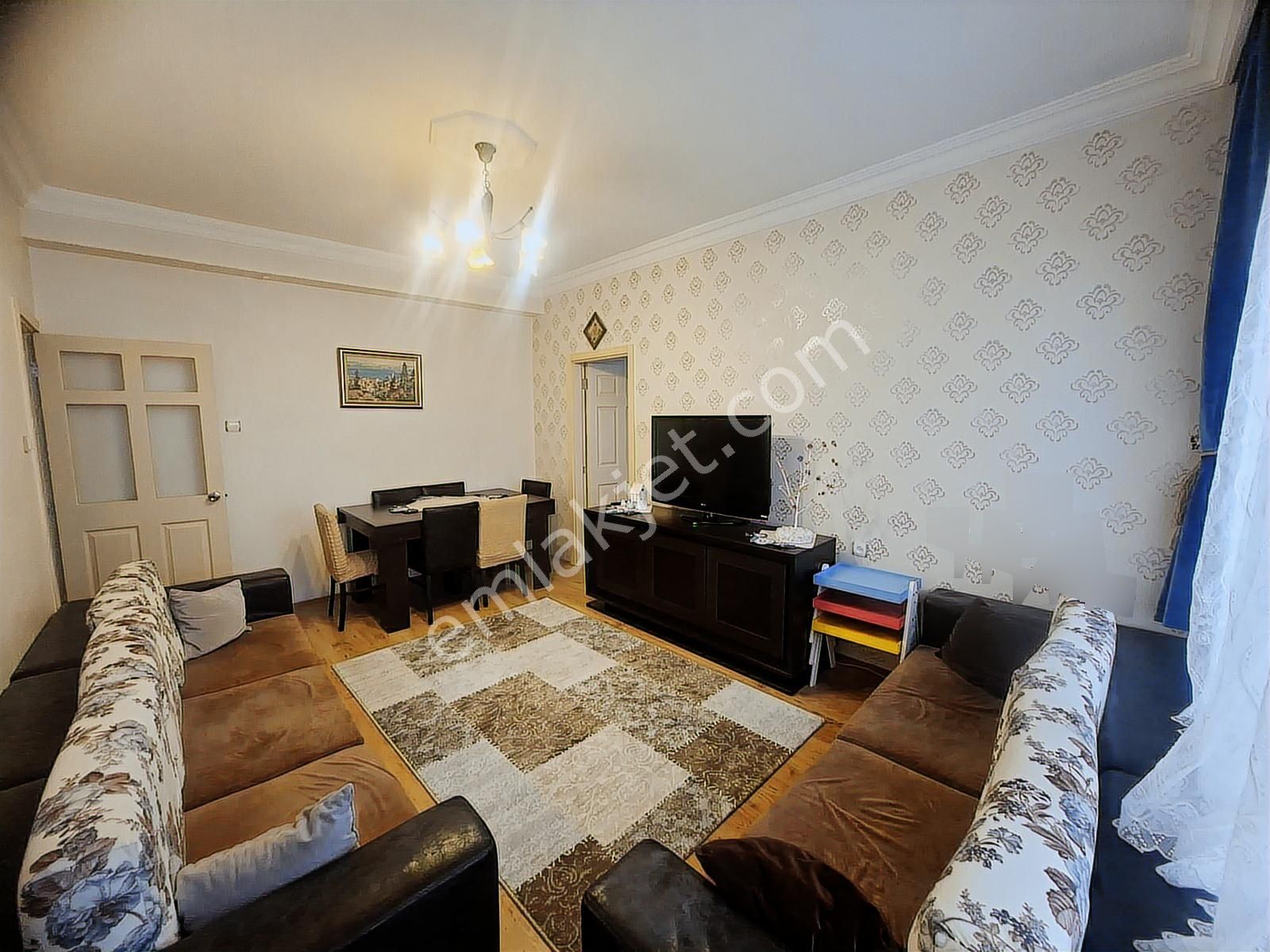 Altın Anahtardan Belediye Yakını Orta Kat Fuul Eşyalı Kiralık