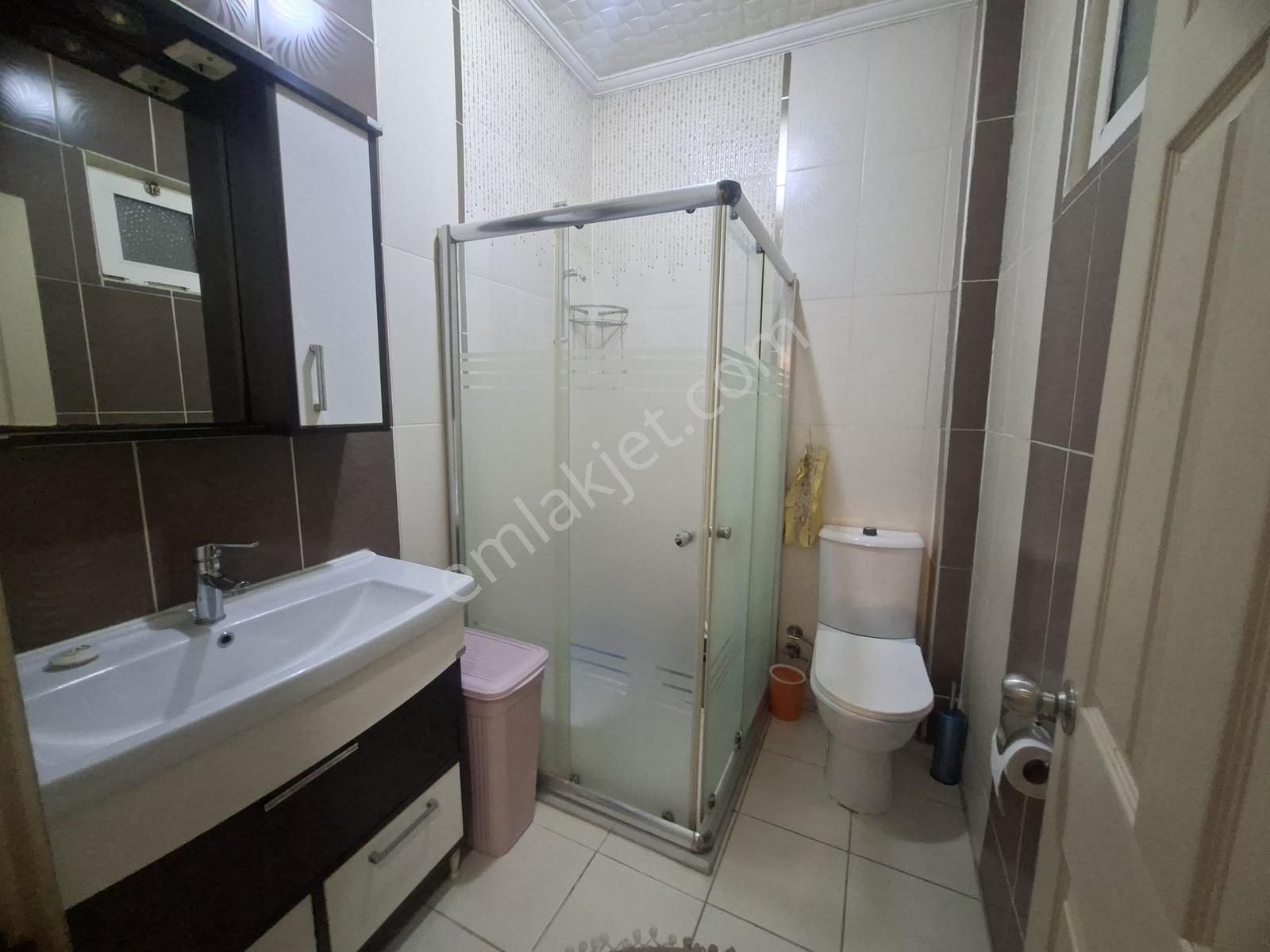 Altın Anahtardan Belediye Yakını Orta Kat Fuul Eşyalı Kiralık - Görsel 19