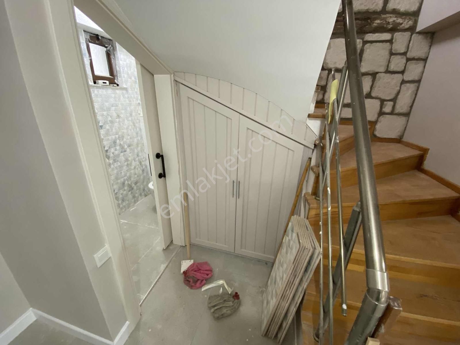 Akçay'da Yaz Kış Yaşam 4+1 Tadilat Yapılmış Villa - Görsel 13