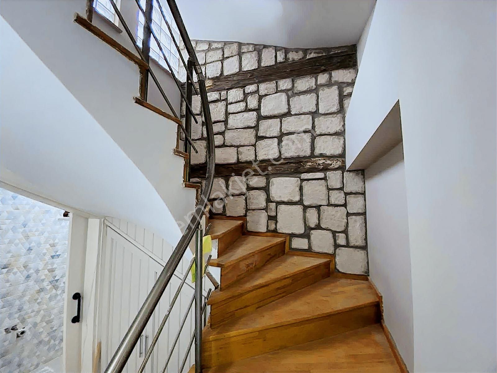 Akçay'da Yaz Kış Yaşam 4+1 Tadilat Yapılmış Villa - Görsel 21