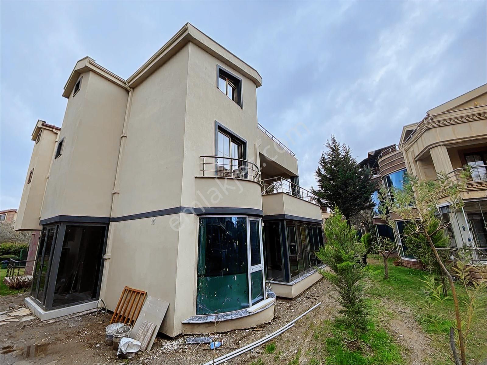 Akçay'da Yaz Kış Yaşam 4+1 Tadilat Yapılmış Villa - Görsel 9