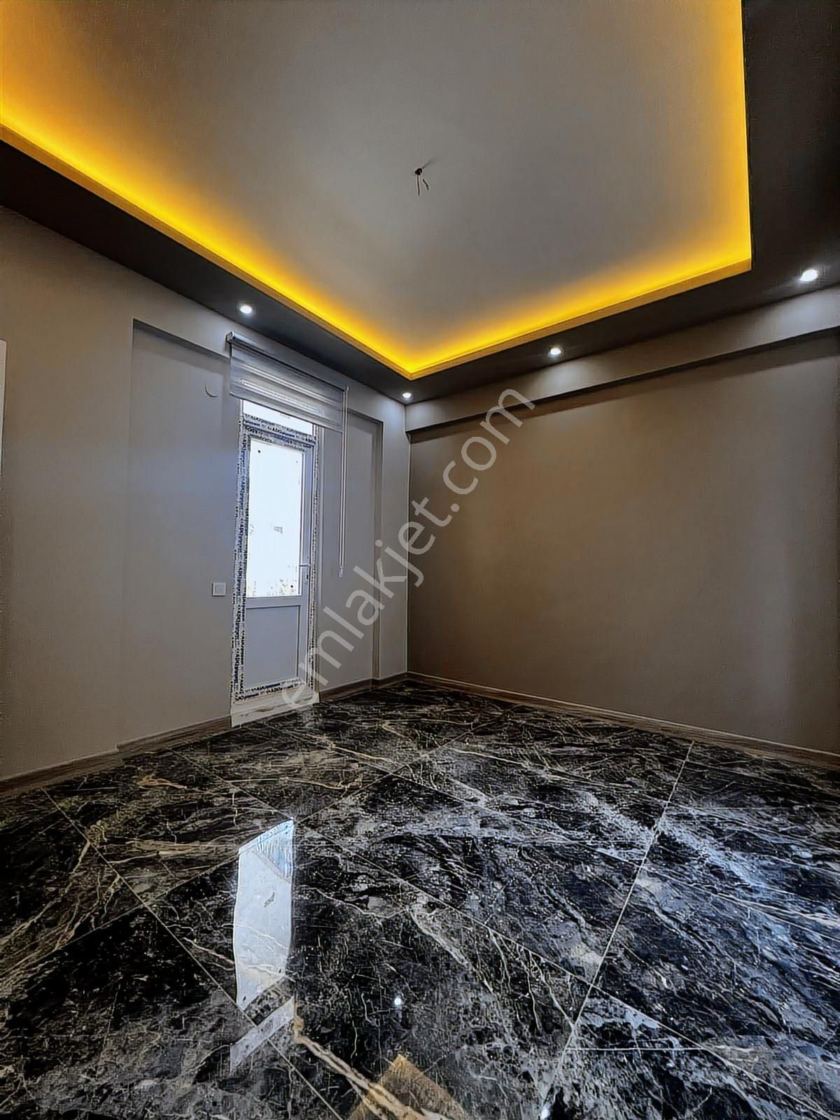 Alanya Okurcalarda Denize Yakın 4+1 Tripleks Satılık Villa - Görsel 17