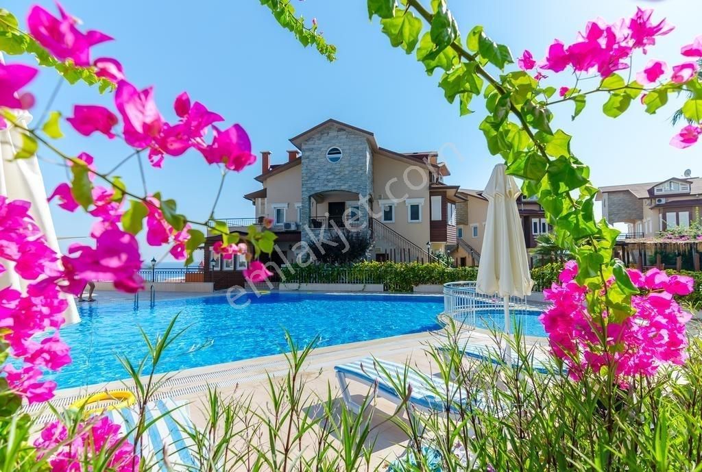 Alanya Türklerde Elıte Country Sitesinde Denize 200 M 2+1 Eşyal