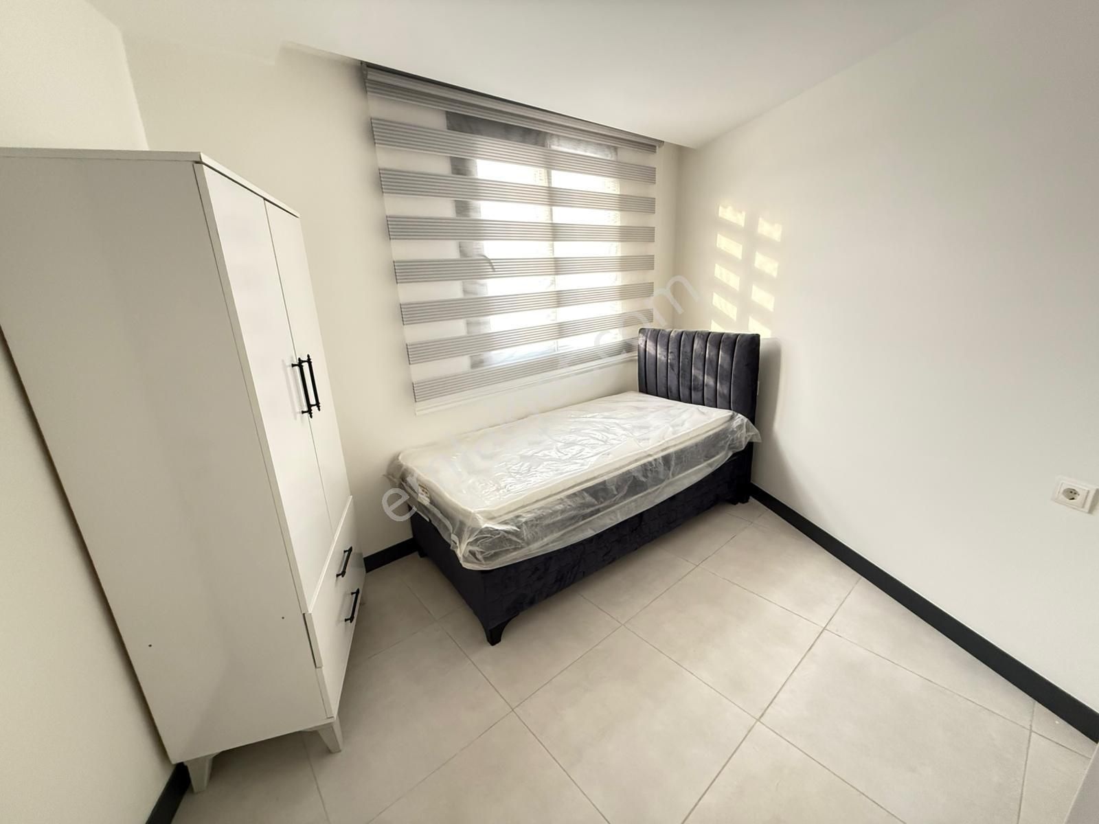 Saltak Caddesin'de Sıfır Asansörlü Eşyalı Tek Tapu Çift Apart - Görsel 9