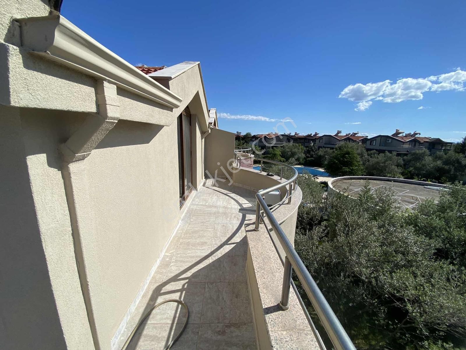 Akçayın En Prestijli Sitesinde Masrafsız Özel Tasarımlı Villa - Görsel 30