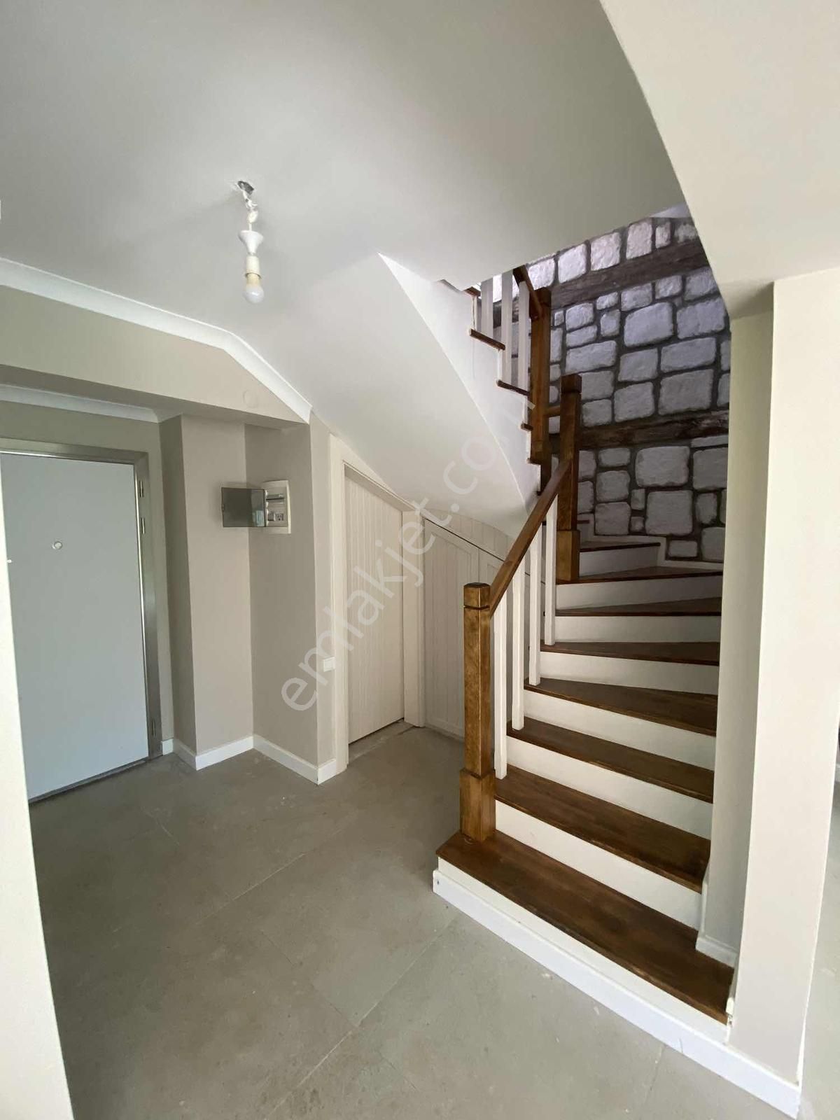 Akçayın En Prestijli Sitesinde Masrafsız Özel Tasarımlı Villa - Görsel 4