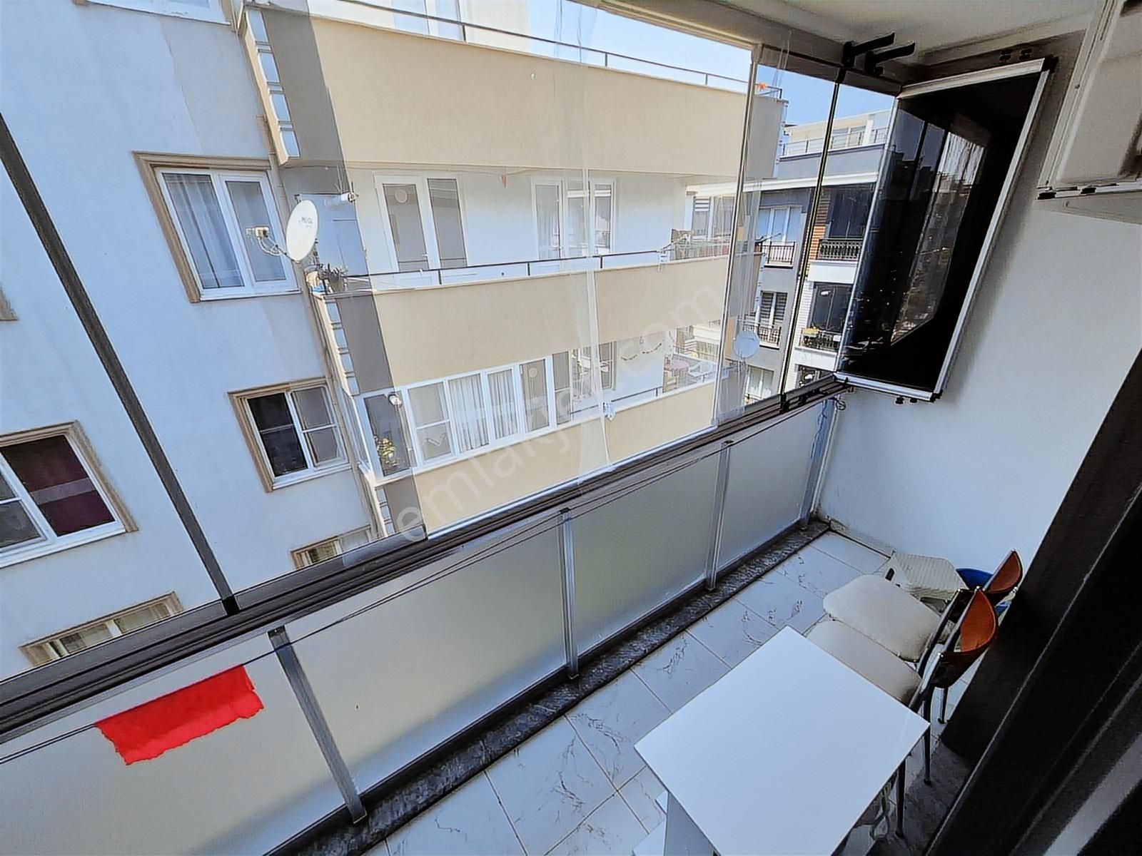 Aidatı Düşük Tek Binada 1+1 Spor Daire Kiracısız - Görsel 8