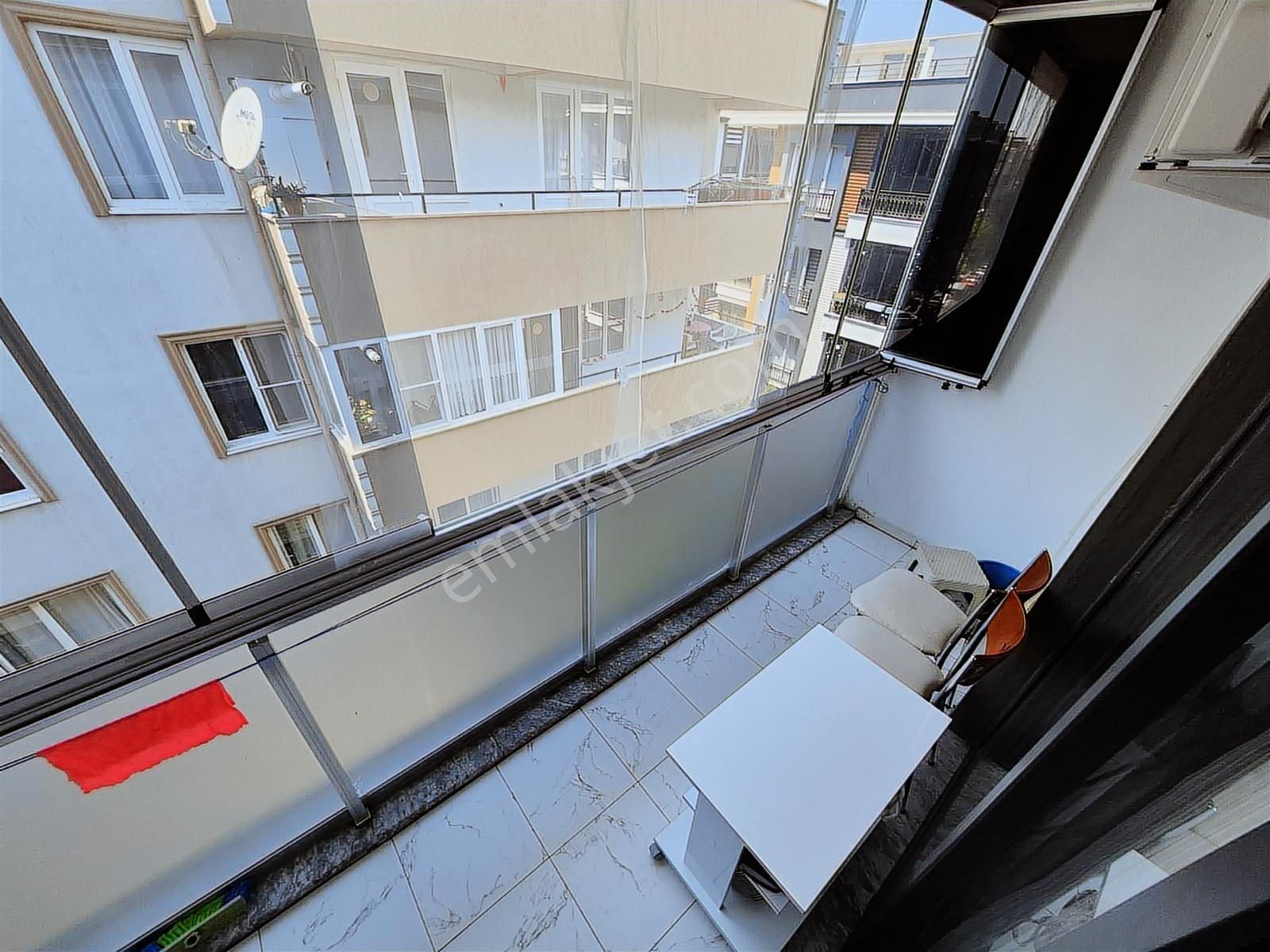 Aidatı Düşük Tek Binada 1+1 Spor Daire Kiracısız - Görsel 19