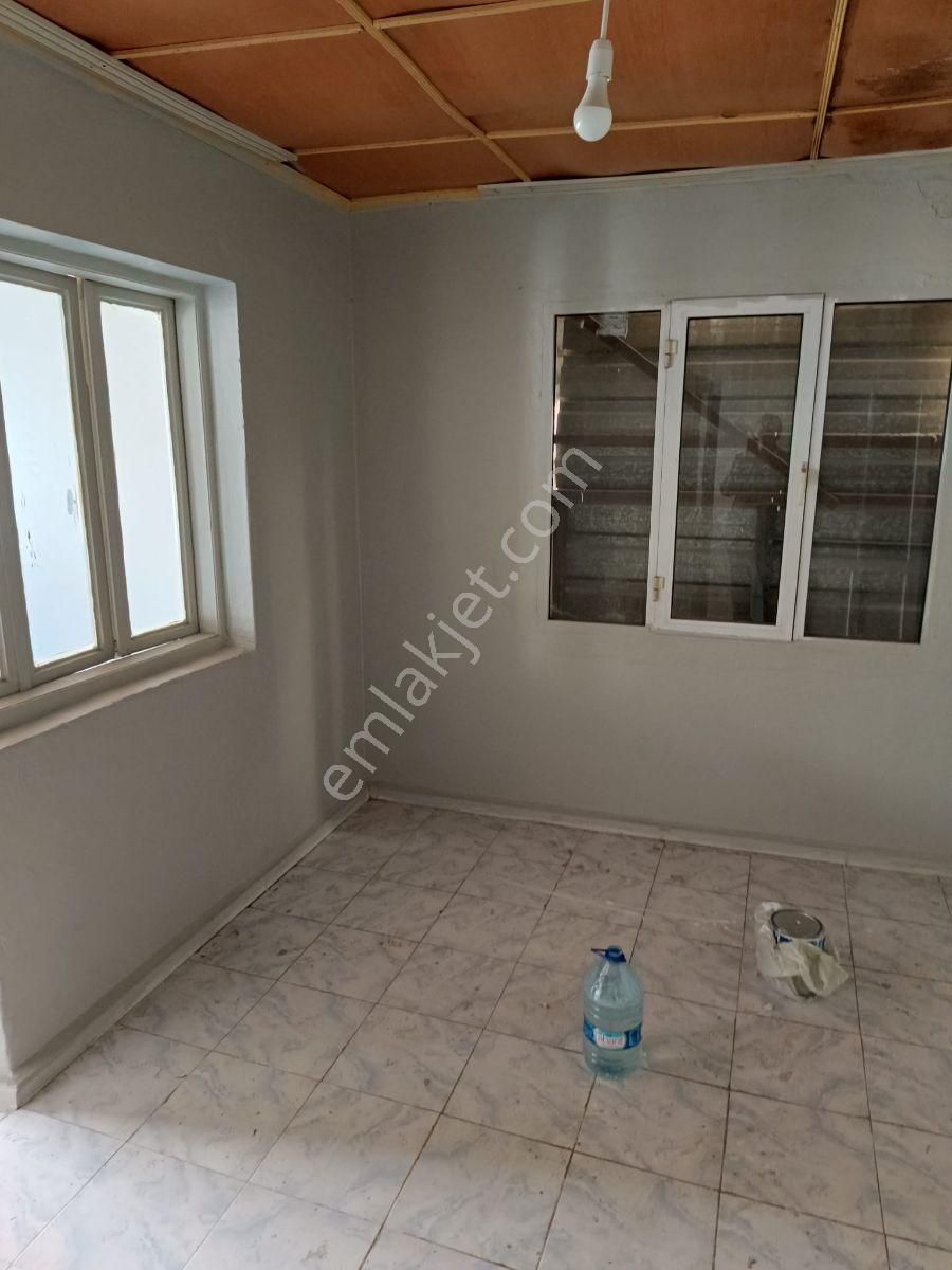 Mühendis Emlakta Karabağlar Merkez Yakını Bekara Uygun 2+1 95 M2 - Görsel 6