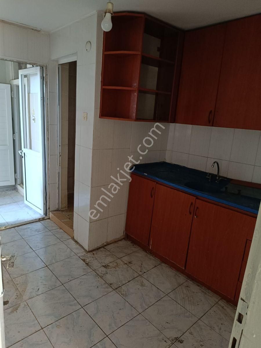 Mühendis Emlakta Karabağlar Merkez Yakını Bekara Uygun 2+1 95 M2 - Görsel 15