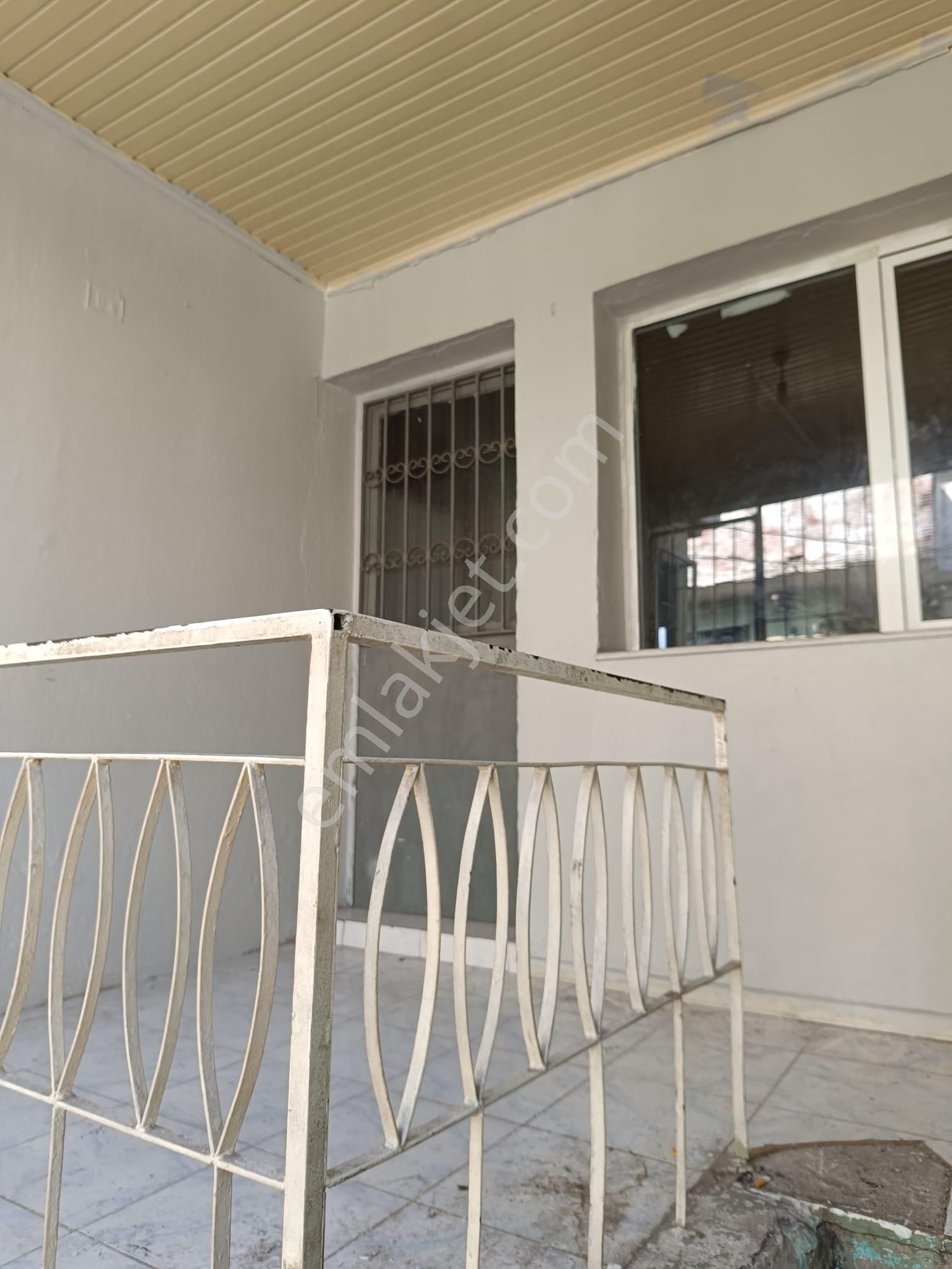 Mühendis Emlakta Karabağlar Merkez Yakını Bekara Uygun 2+1 95 M2 - Görsel 24