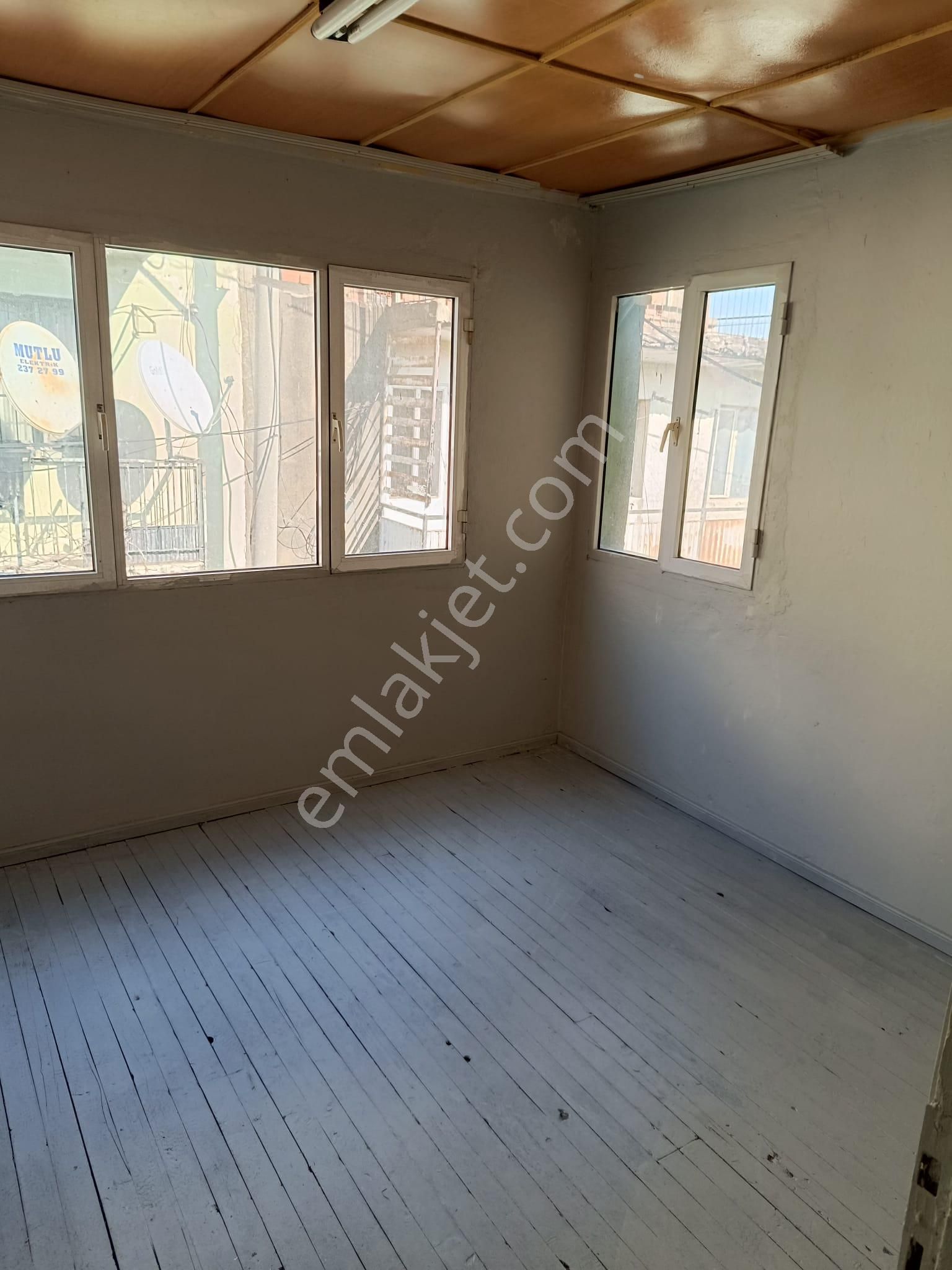 Mühendis Emlakta Karabağlar Merkez Yakını Bekara Uygun 2+1 95 M2 - Görsel 19