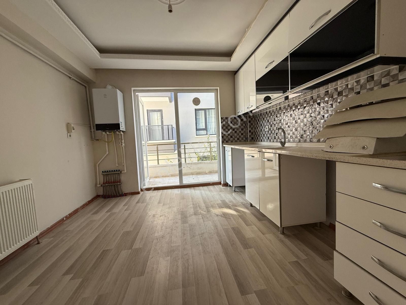 Keçiörende 3+1 Yapılı Kiralık Cadde Yakını Merkezi Konumda Daire - Görsel 7
