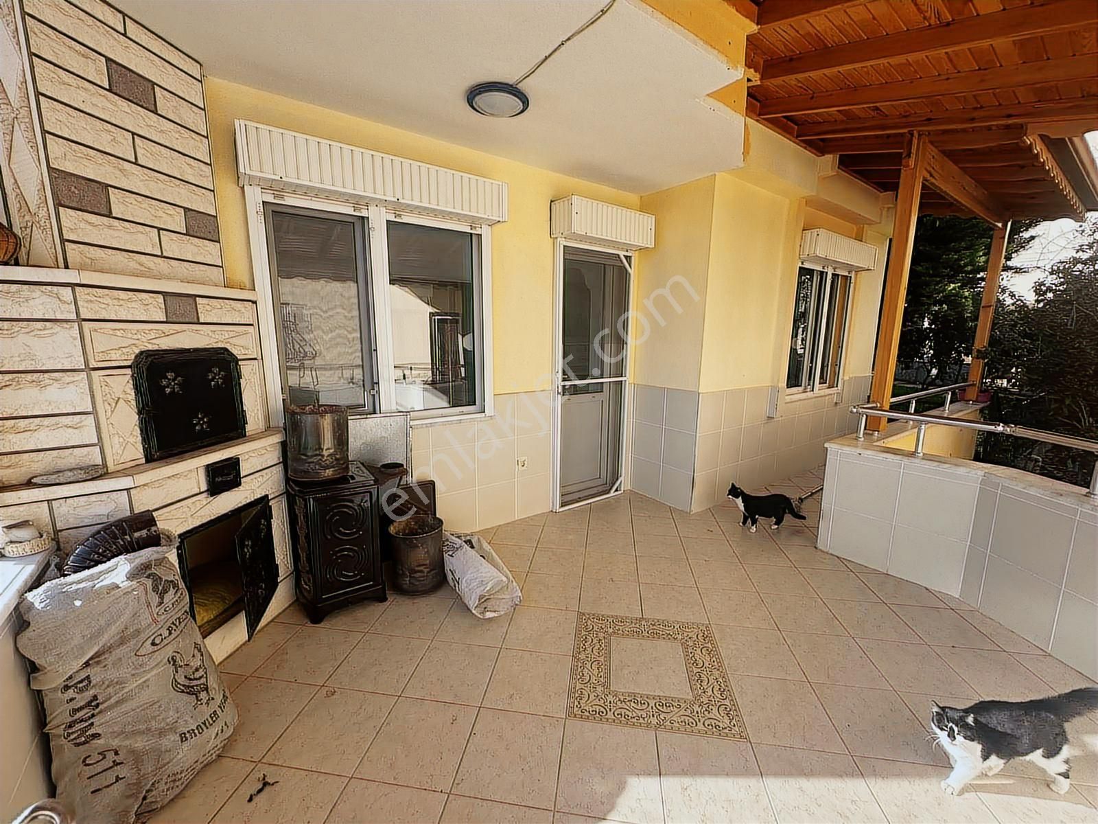 Kazdağları Sitesinde Kiralık 3+1 Villa - Görsel 6