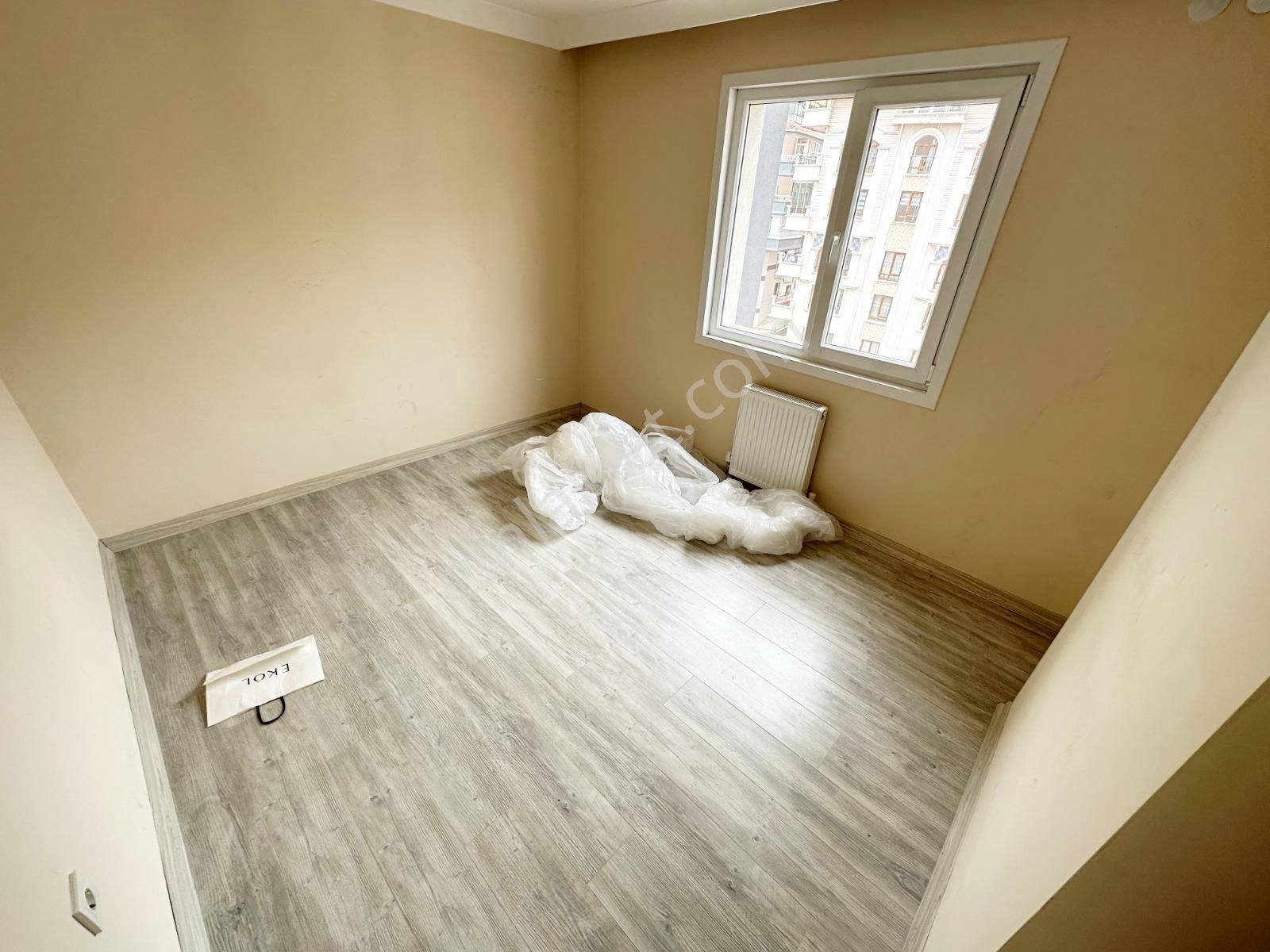 4+1 8.kat 2bloklu Site İçerisinde Estergon Caddesi Üzeri Güney - Görsel 25