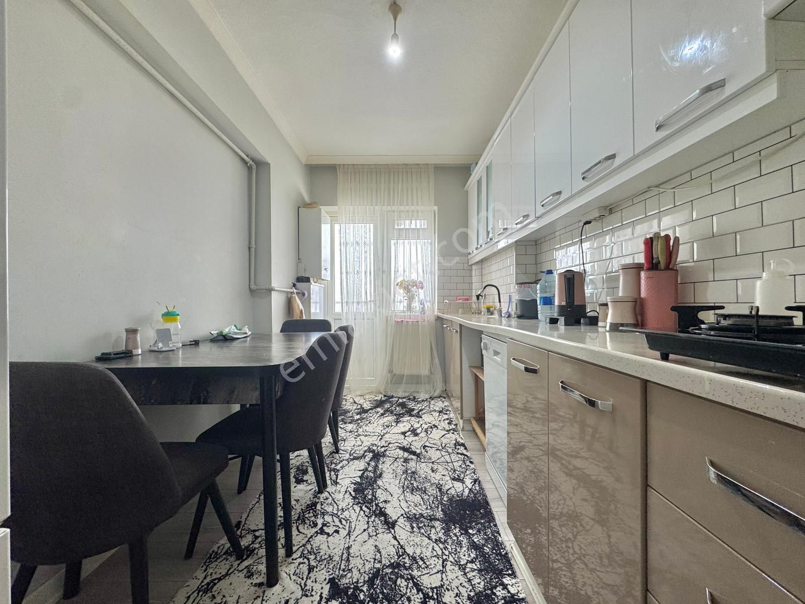 Ufuk Kılıç Emlak'tan Okullar Bölgesinde 130m² Full Yapılı 3.kat Geniş 3+1 - Görsel 5