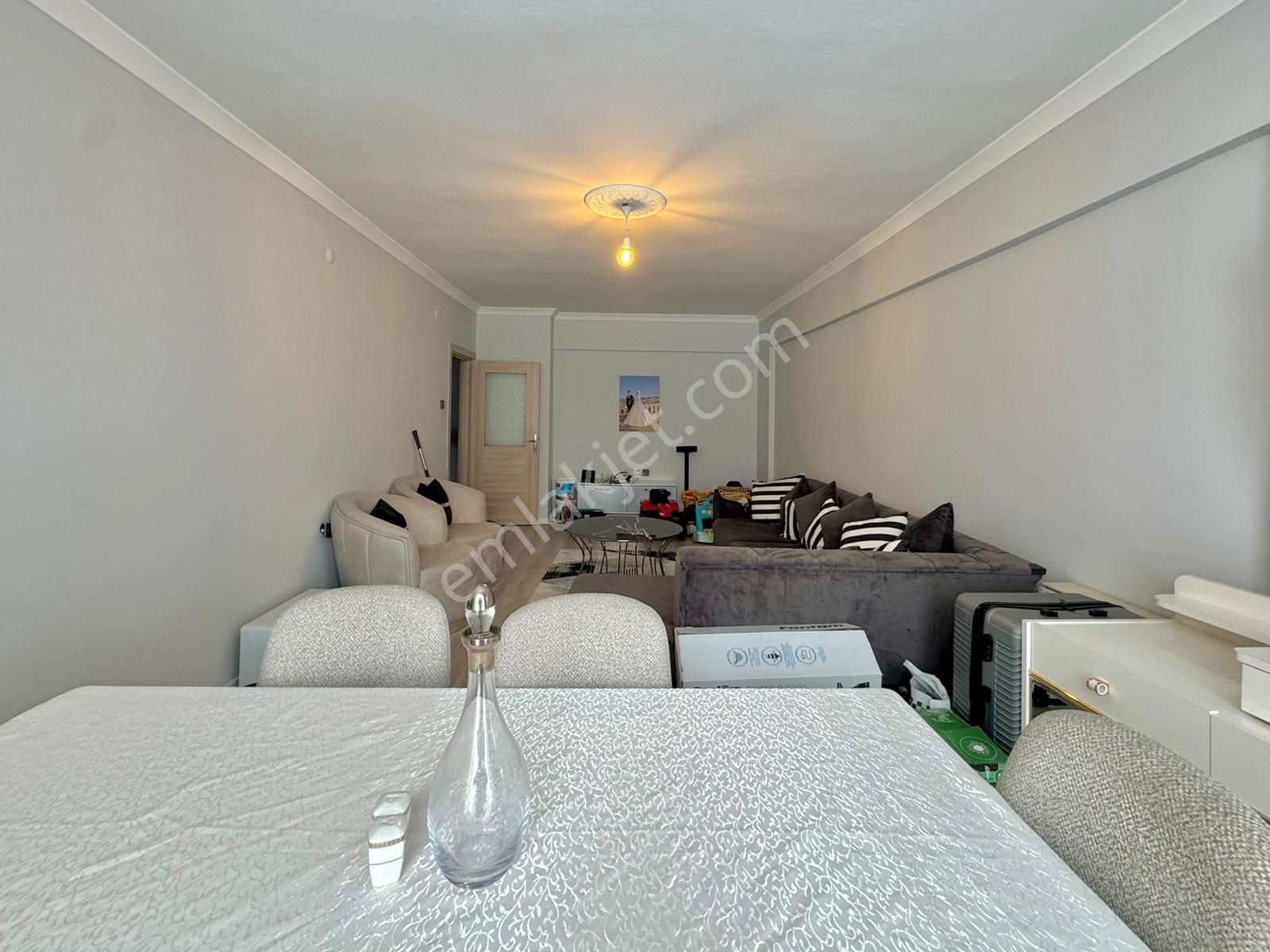 Ufuk Kılıç Emlak'tan Okullar Bölgesinde 130m² Full Yapılı 3.kat Geniş 3+1 - Görsel 12