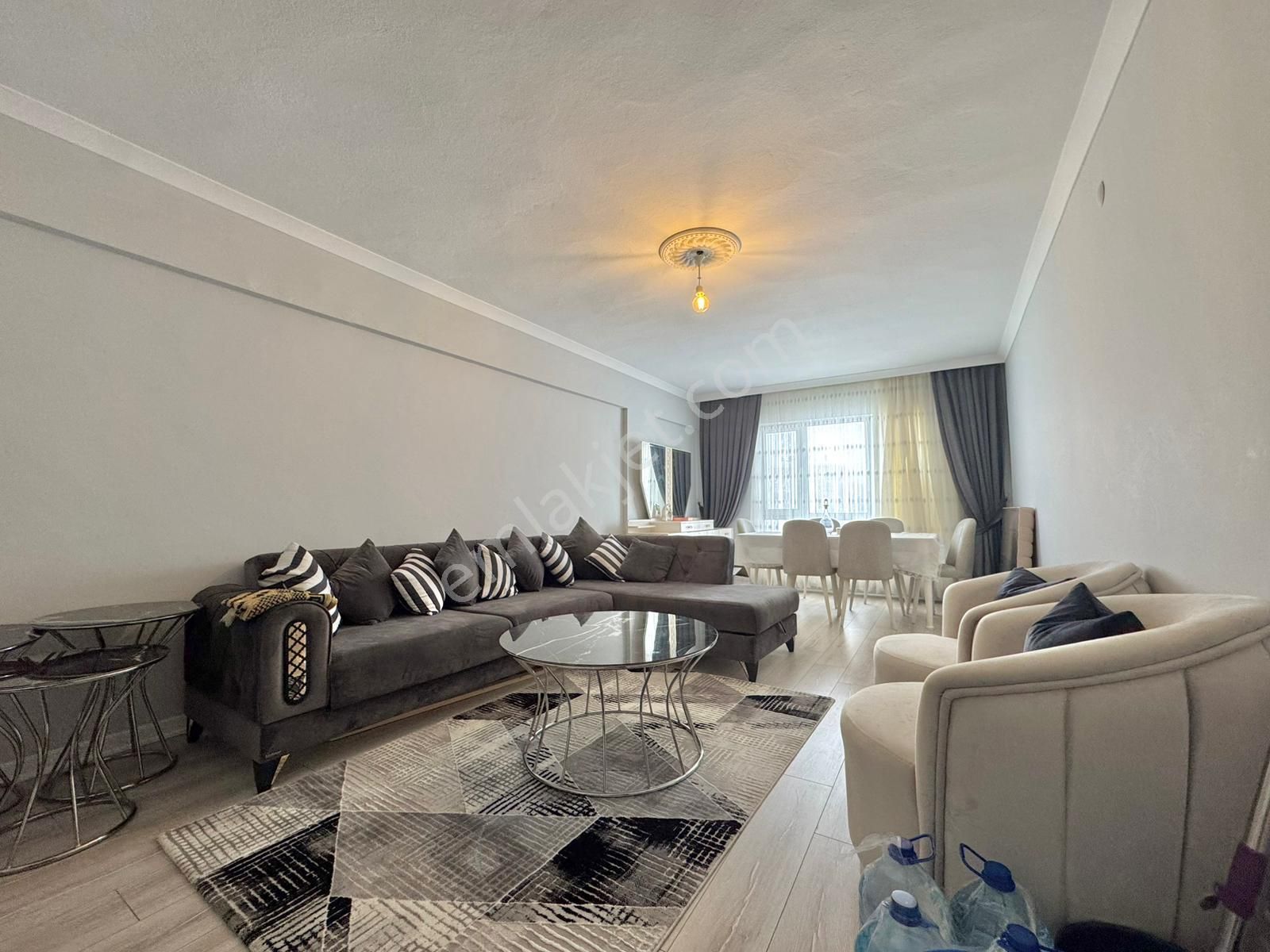 Ufuk Kılıç Emlak'tan Okullar Bölgesinde 130m² Full Yapılı 3.kat Geniş 3+1 - Görsel 17