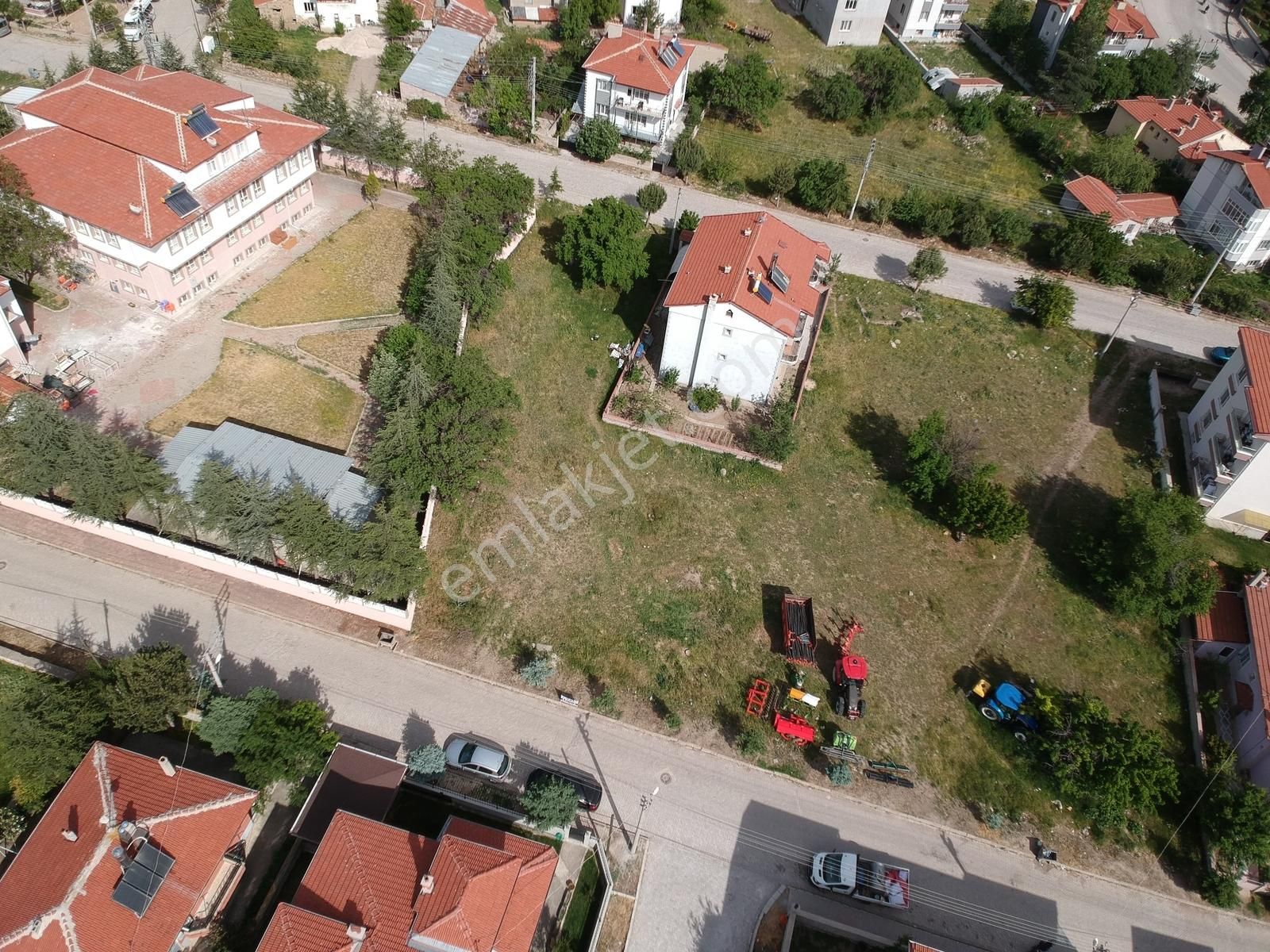 İlbey // Şuhut Merkez "taşlıca" Mahallesinde Satılık 132 M² Arsa - Görsel 3