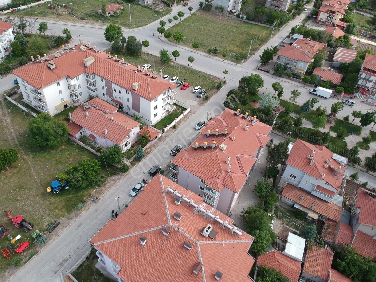 İlbey // Şuhut Merkez "taşlıca" Mahallesinde Satılık 132 M² Arsa - Görsel 10