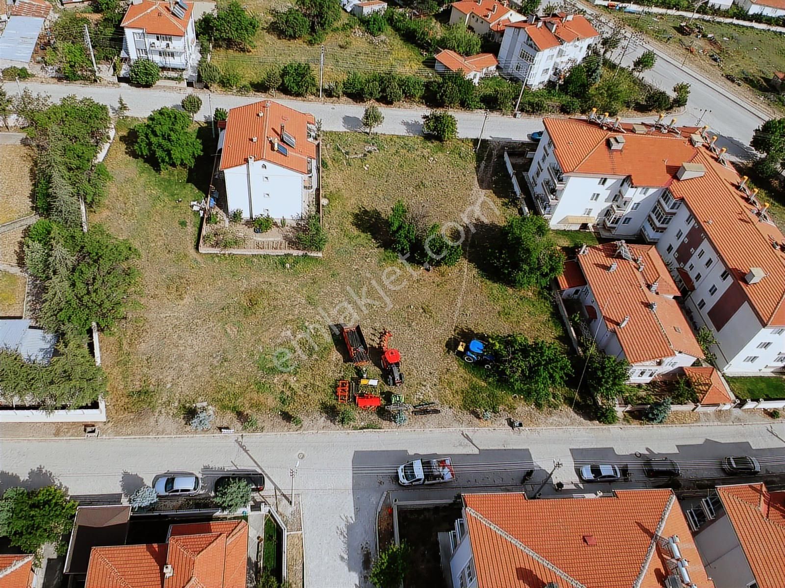 İlbey // Şuhut Merkez "taşlıca" Mahallesinde Satılık 132 M² Arsa - Görsel 9