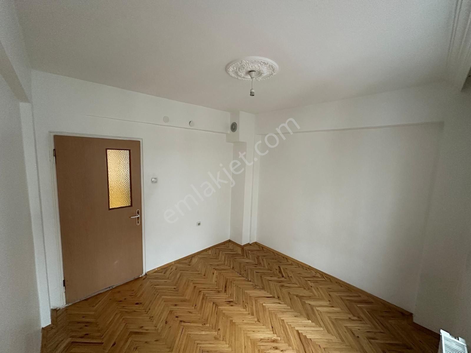 Pamuklar Mah.kızılcahamam Cadde Yakın Katta Kiralık 3+1 Daire - Görsel 35